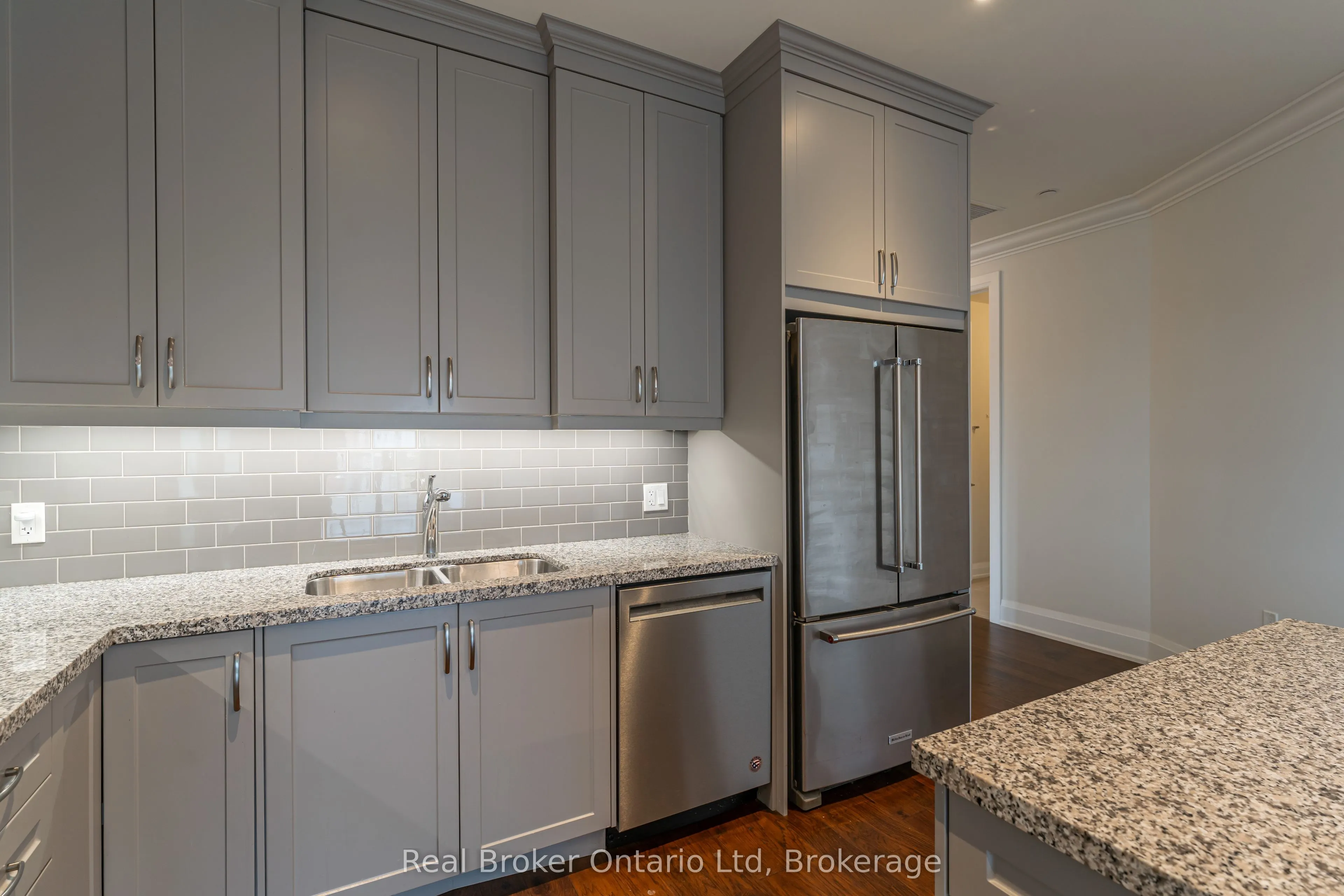 80 9th Street E, #305