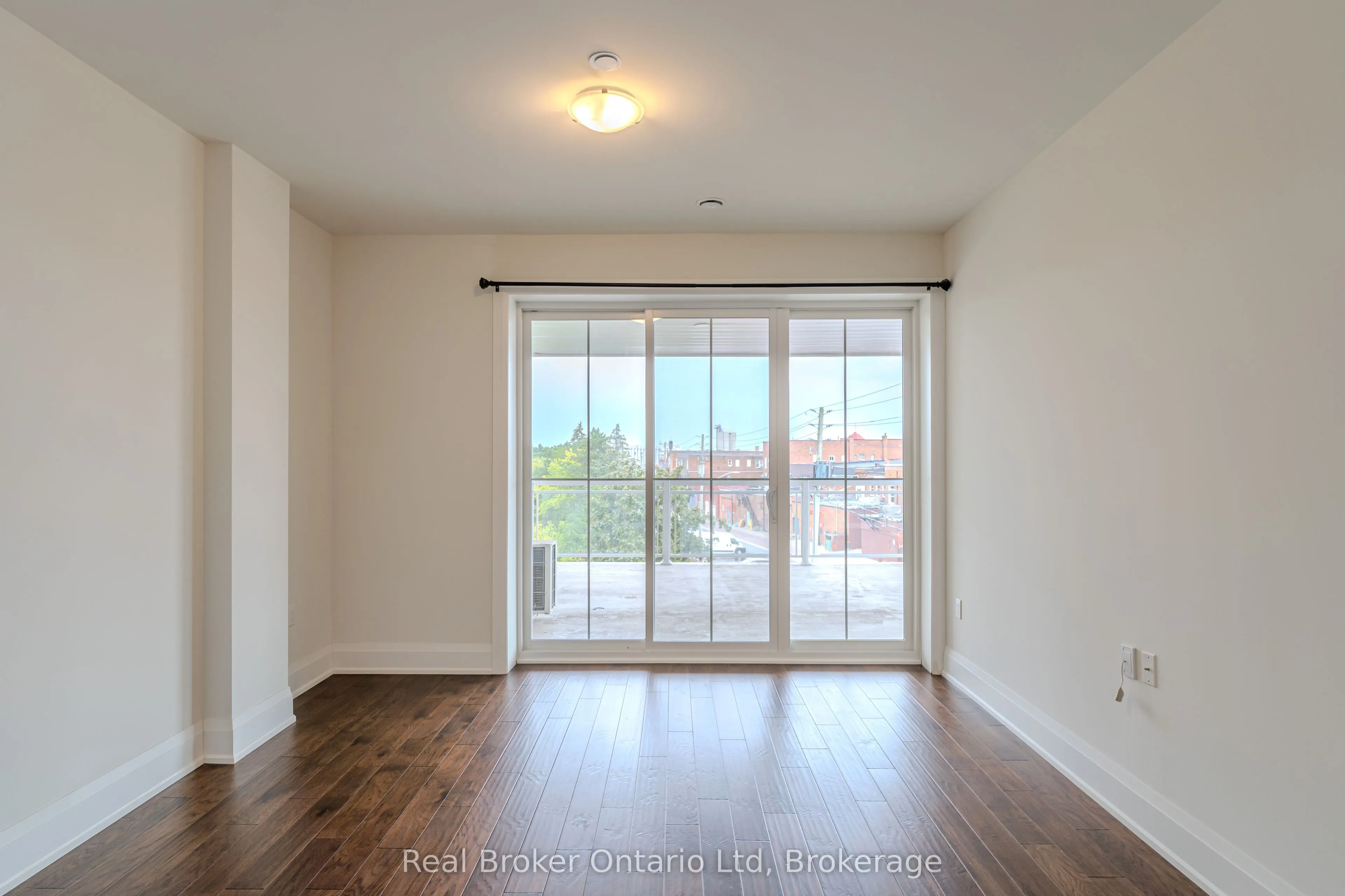 80 9th Street E, #305