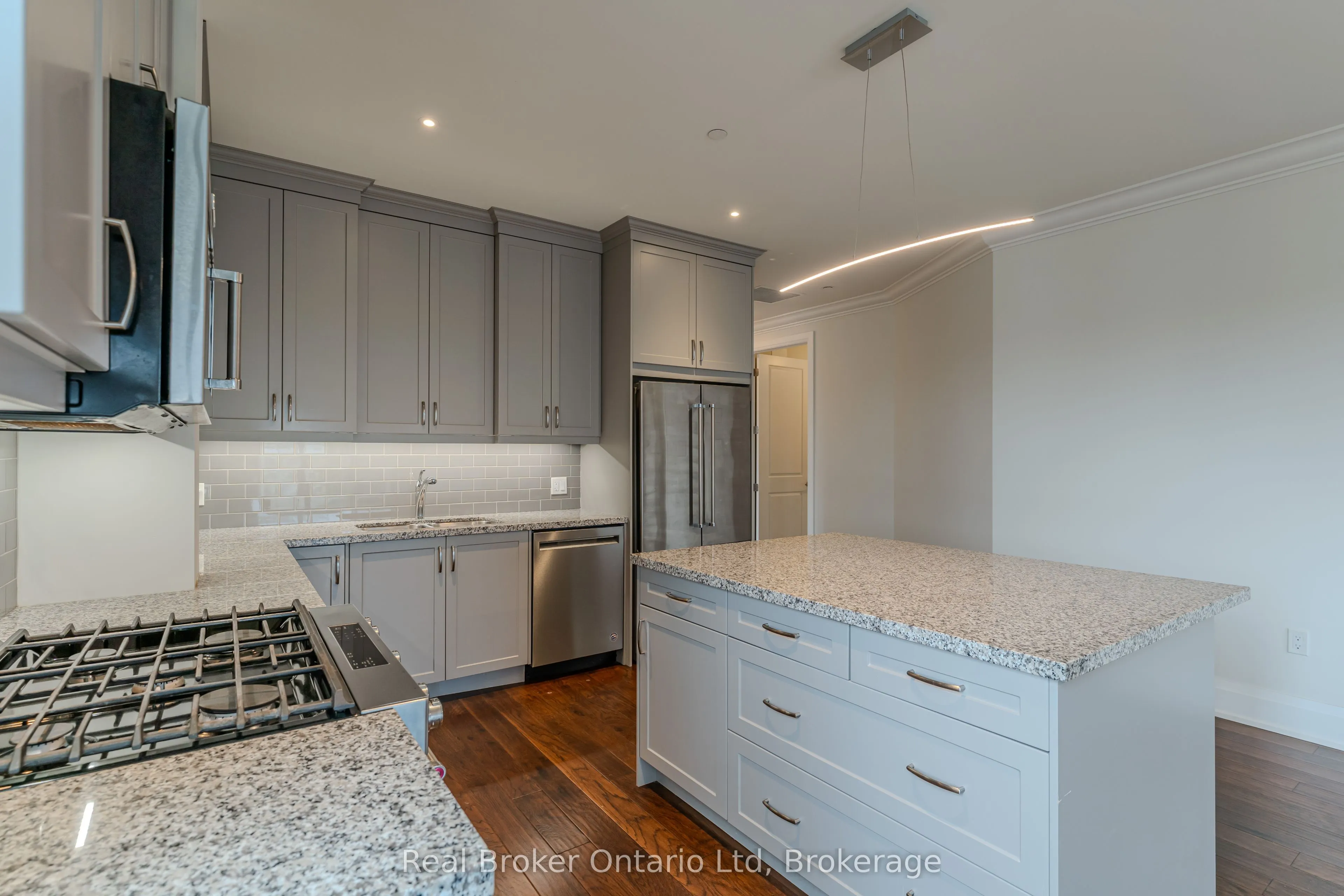 80 9th Street E, #305