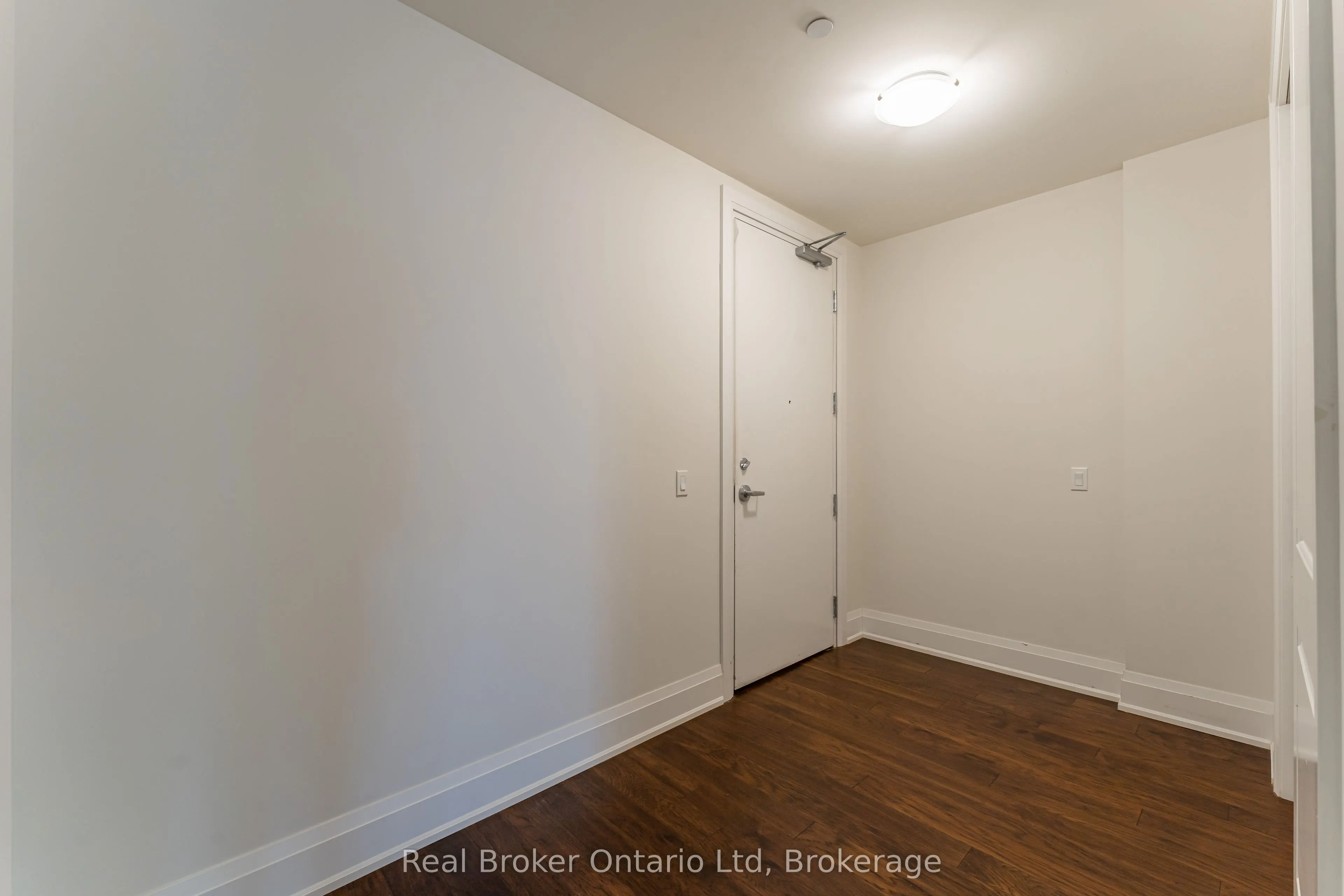 80 9th Street E, #305