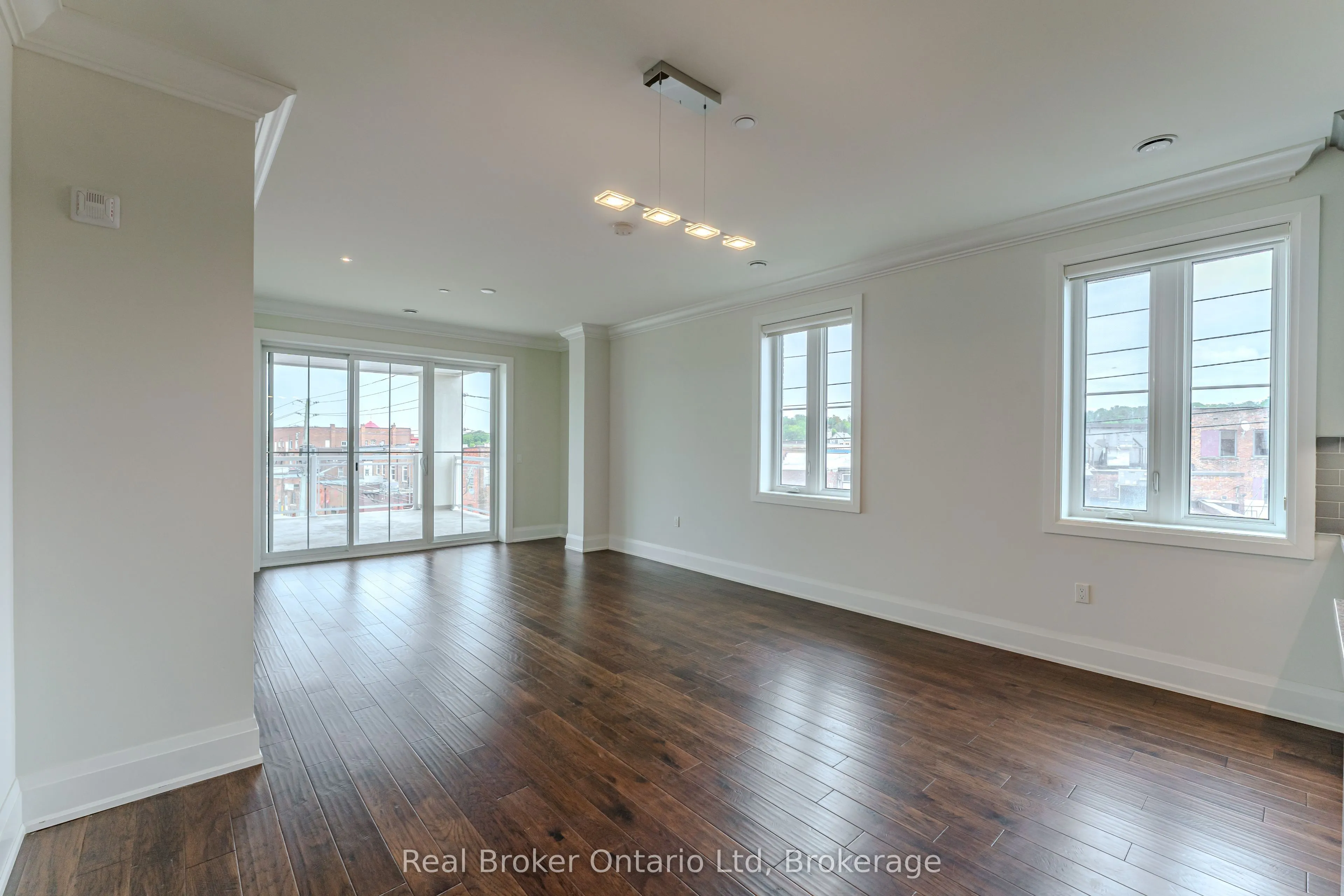 80 9th Street E, #305