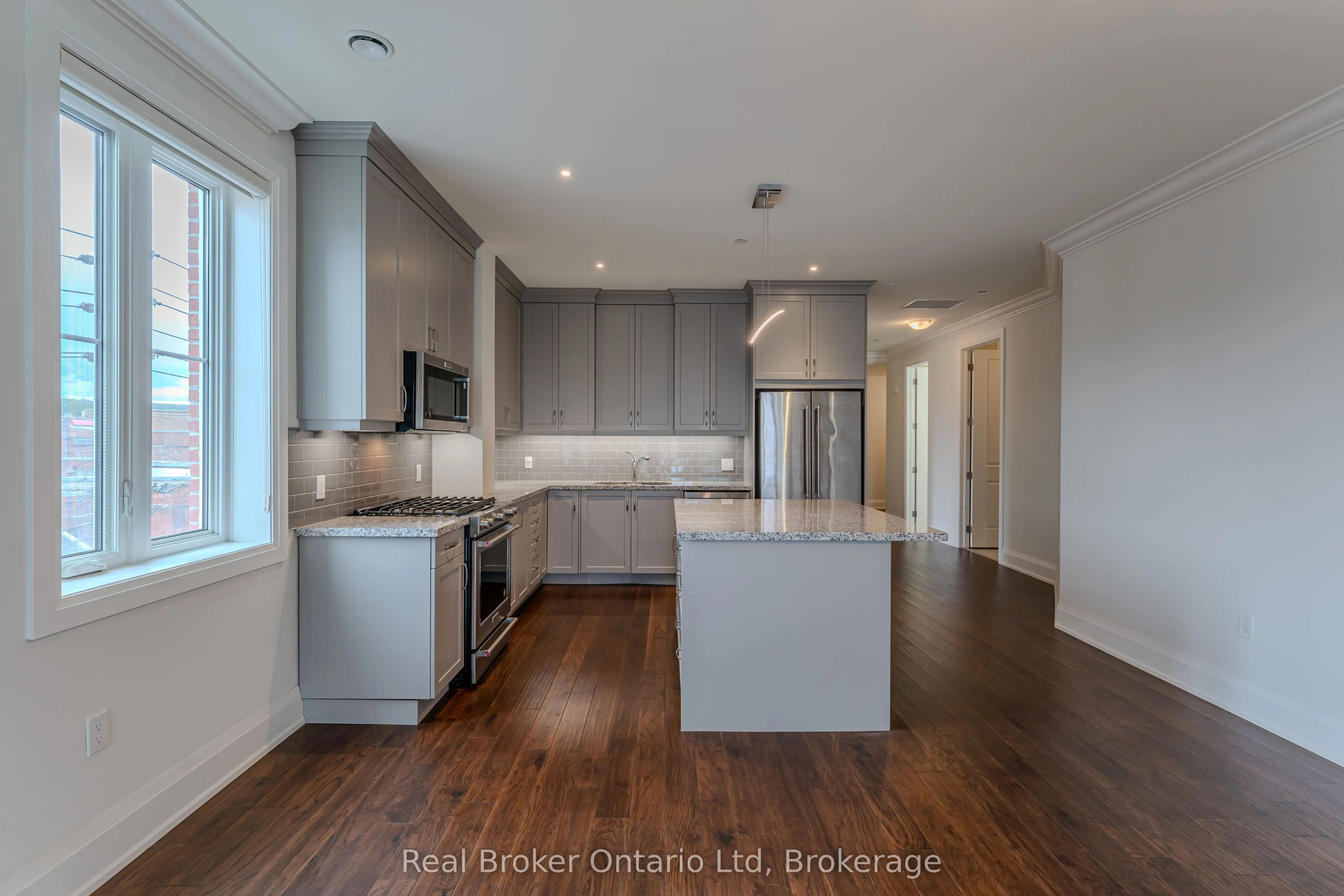 80 9th Street E, #305