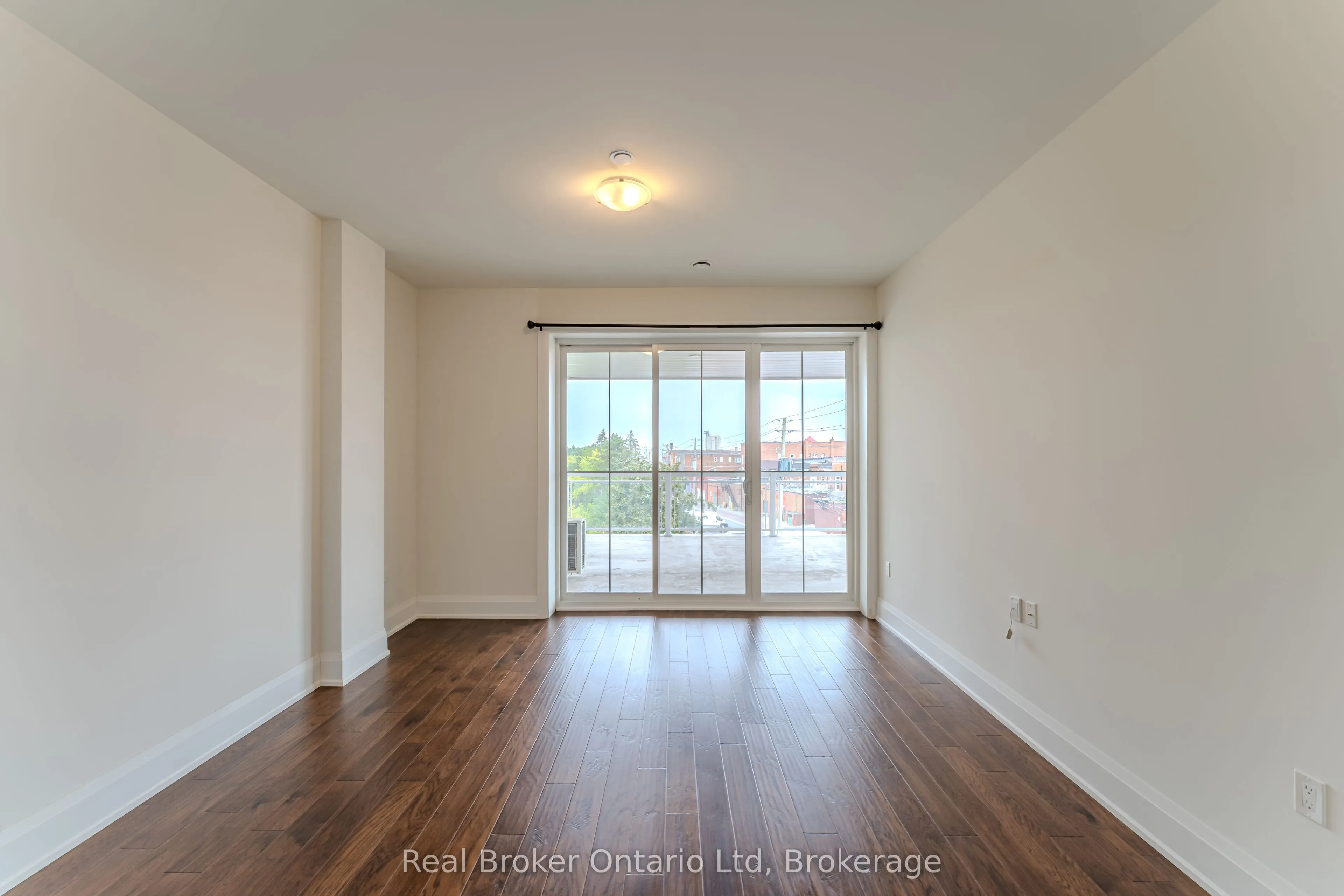 80 9th Street E, #305