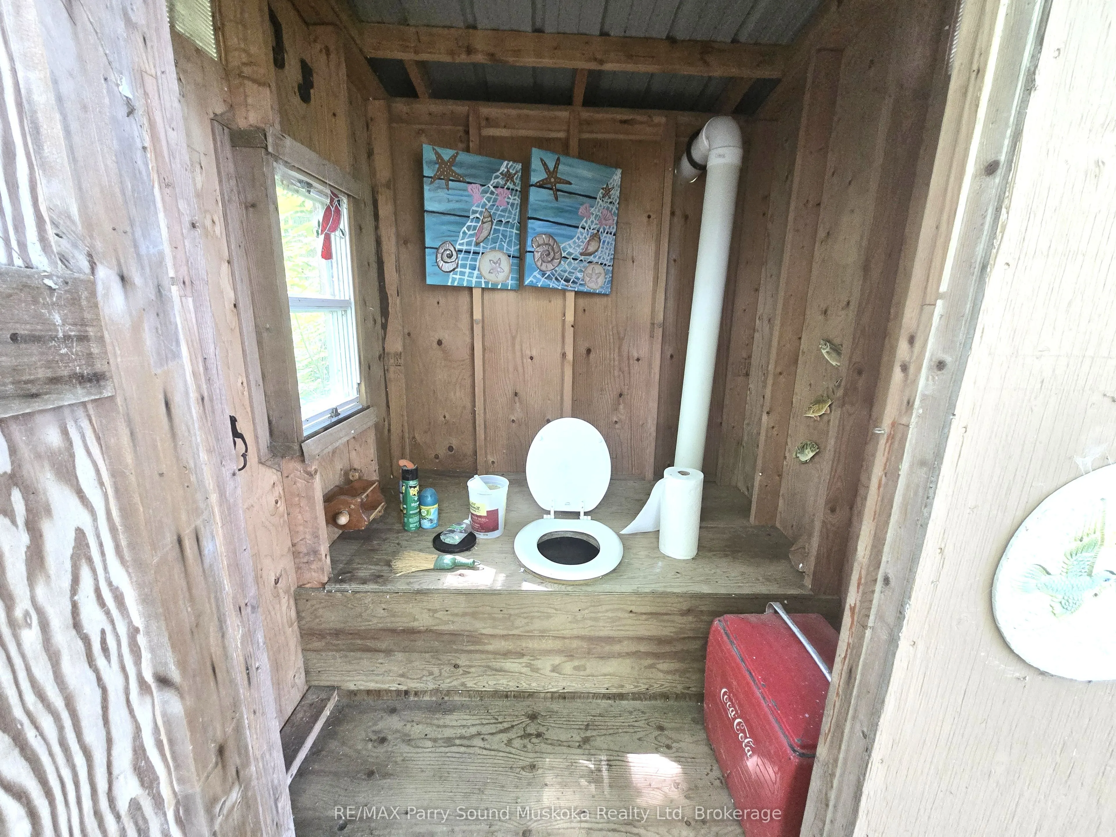 216 Lorimer Lake
