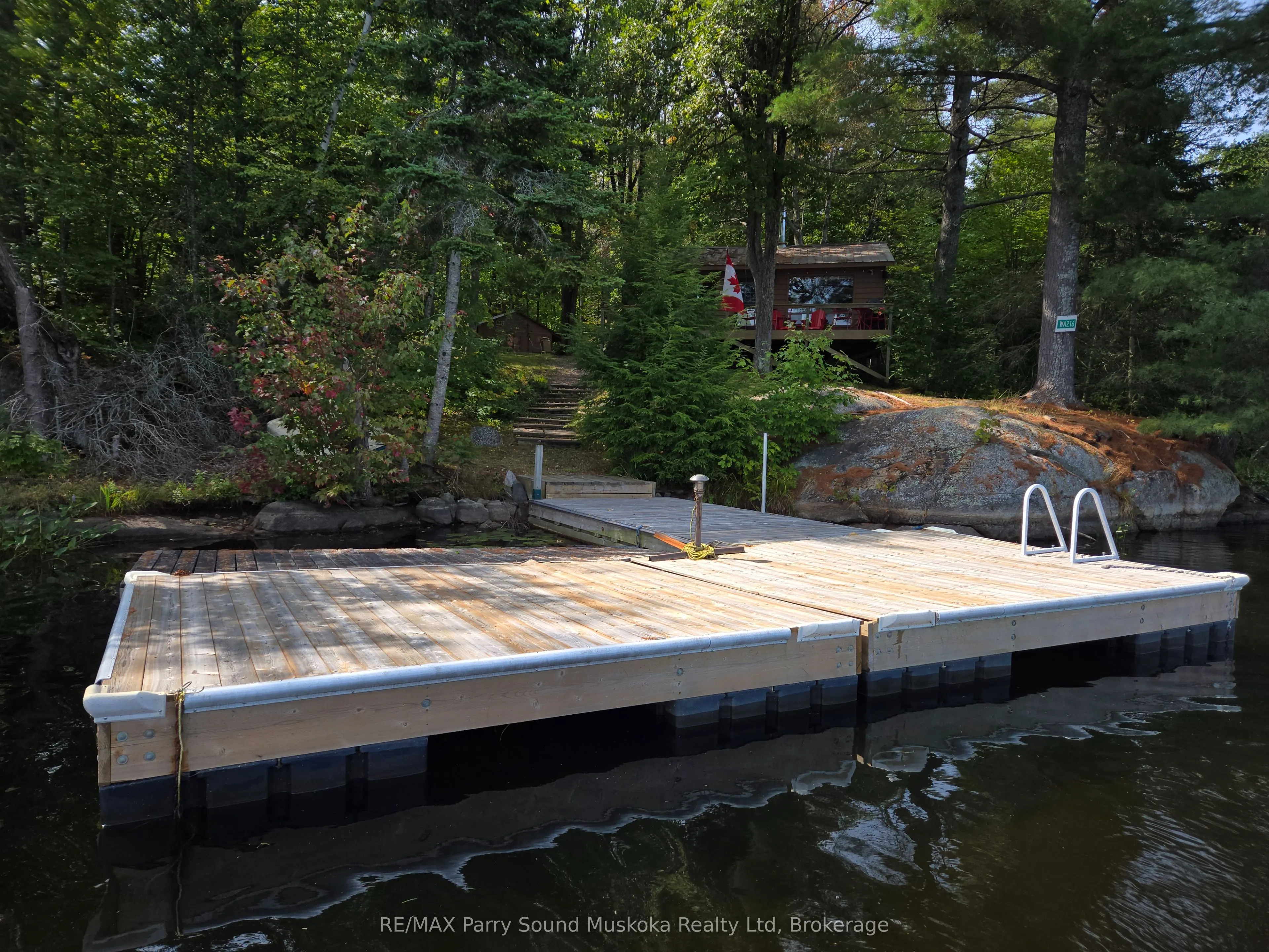 216 Lorimer Lake