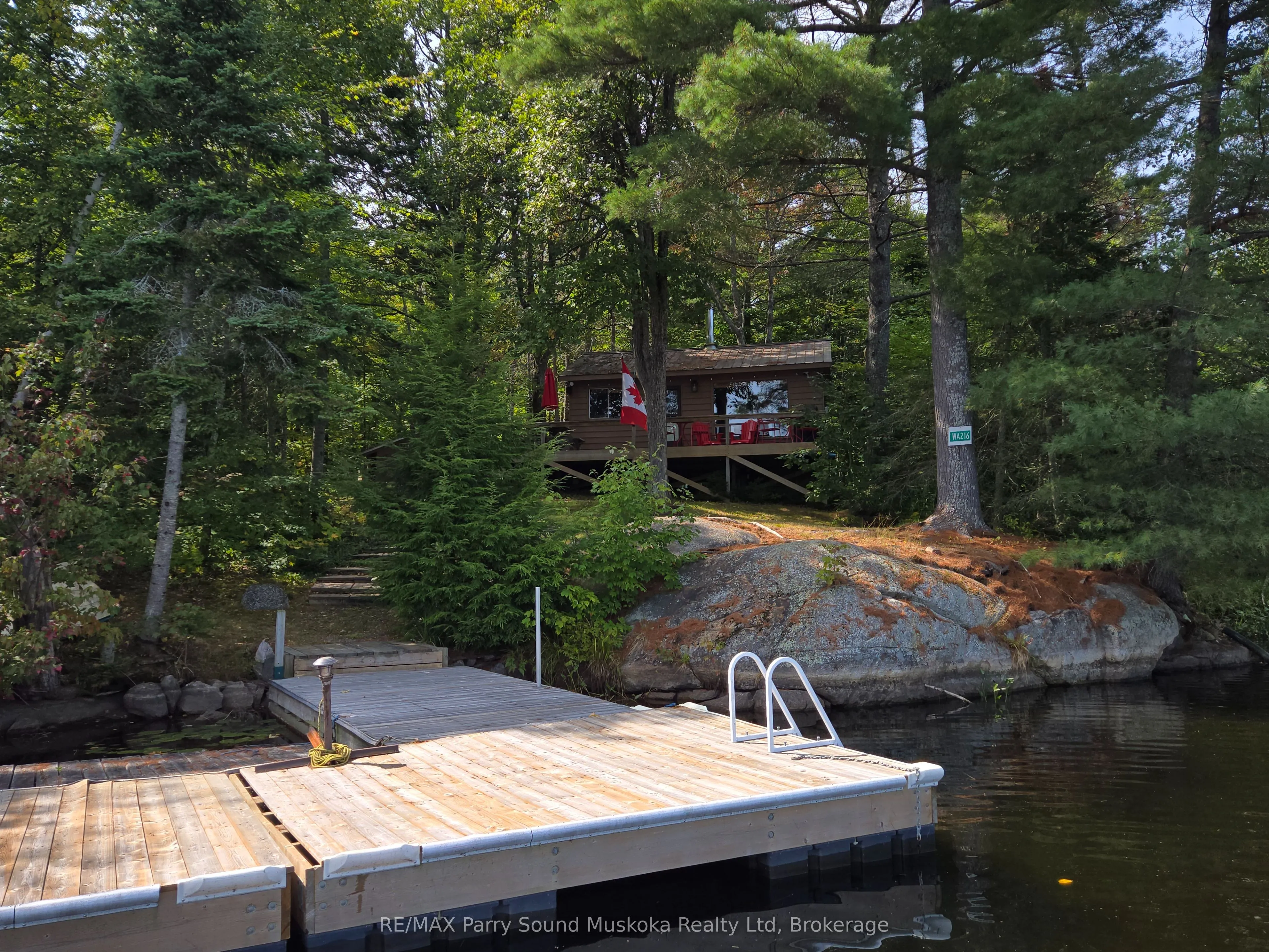 216 Lorimer Lake