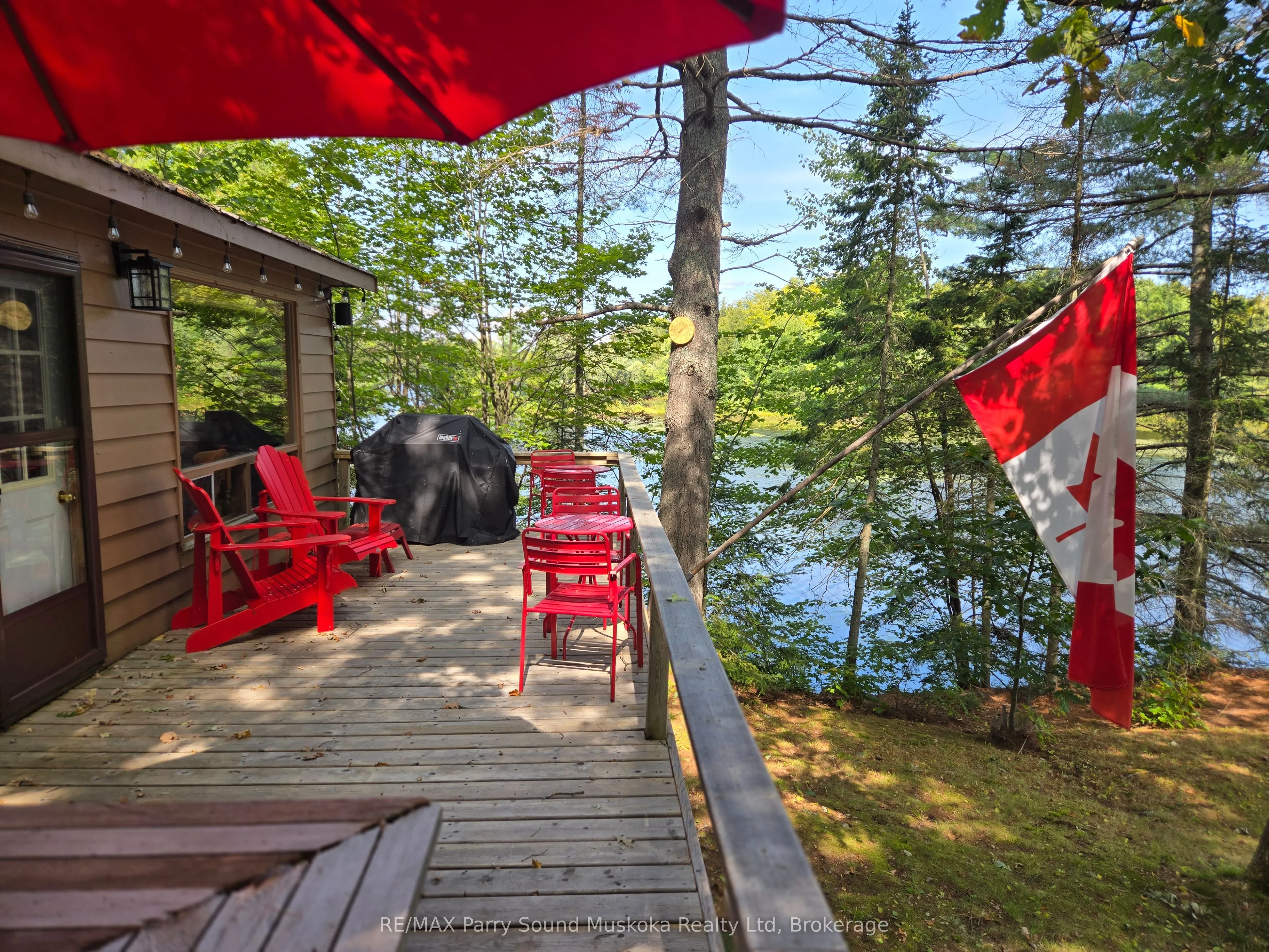 216 Lorimer Lake