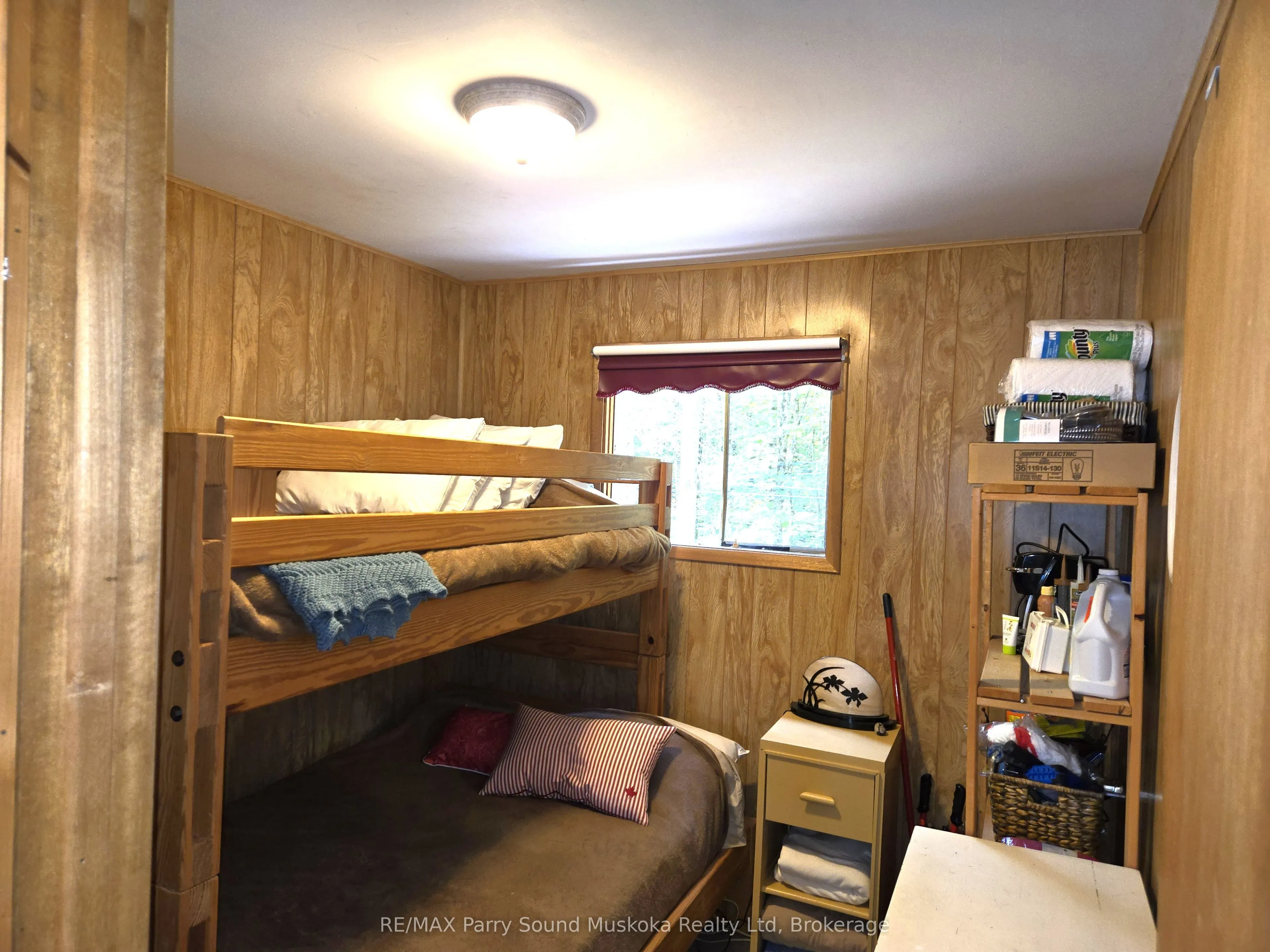 216 Lorimer Lake