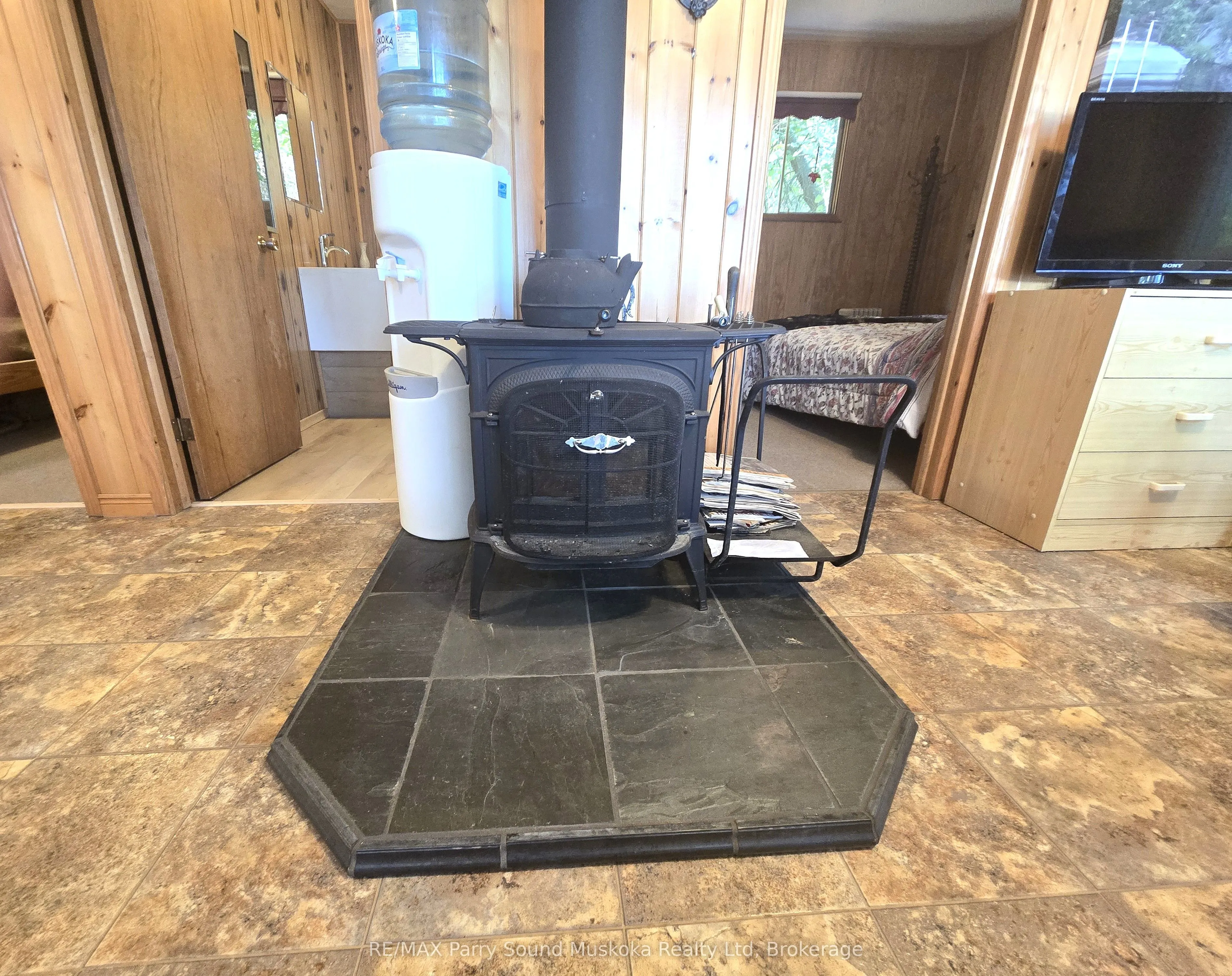 216 Lorimer Lake