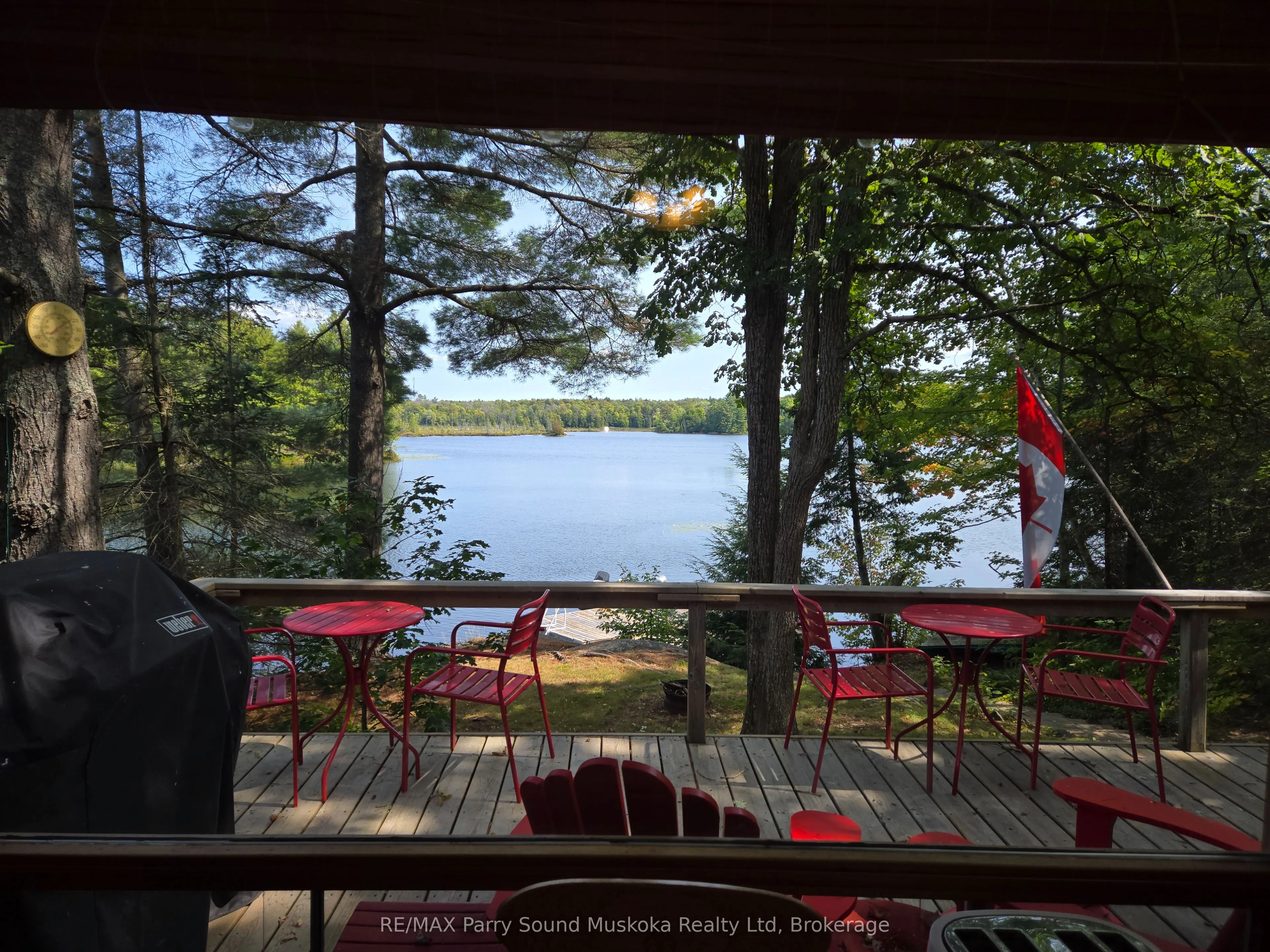 216 Lorimer Lake