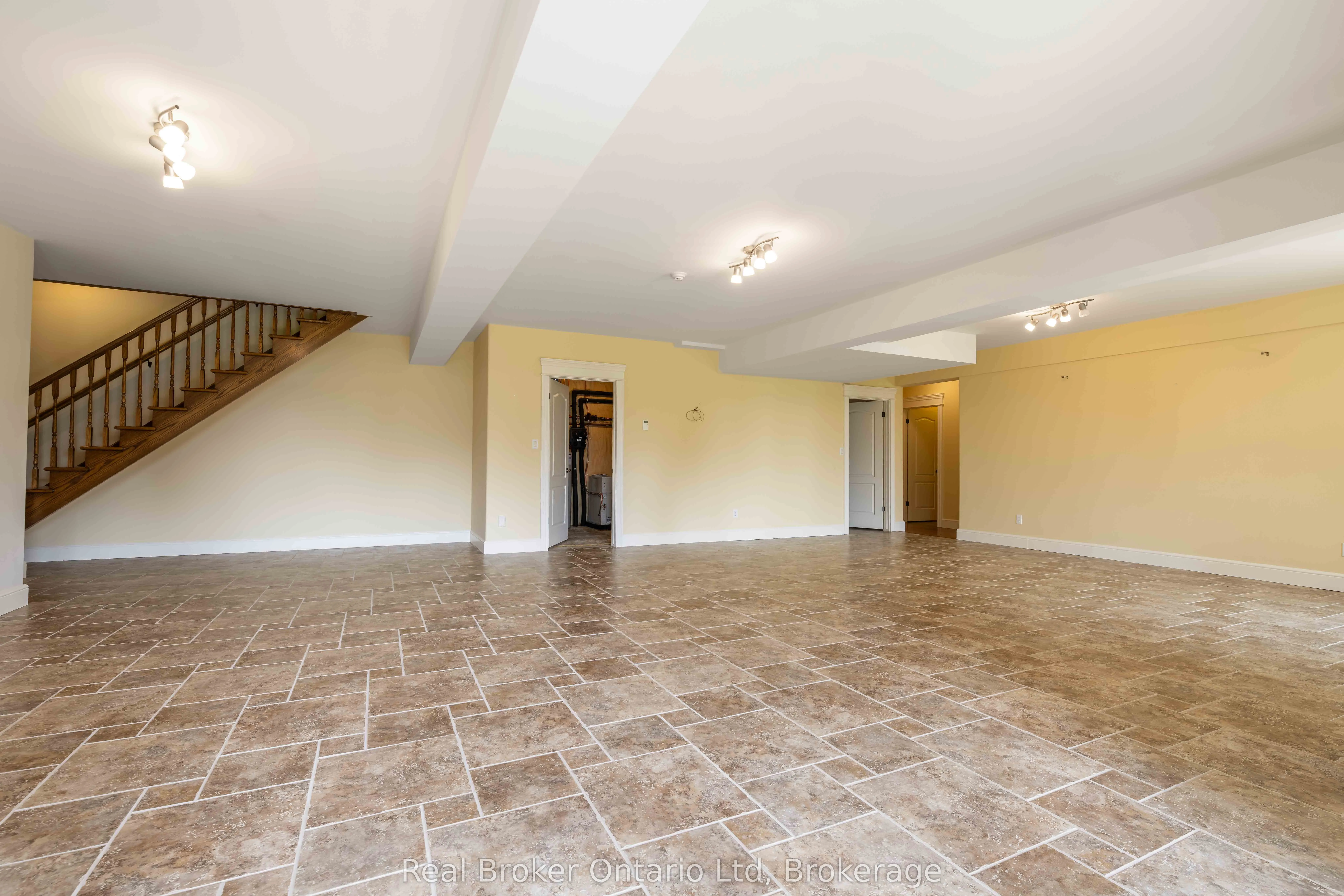 361 Balmy Beach Road