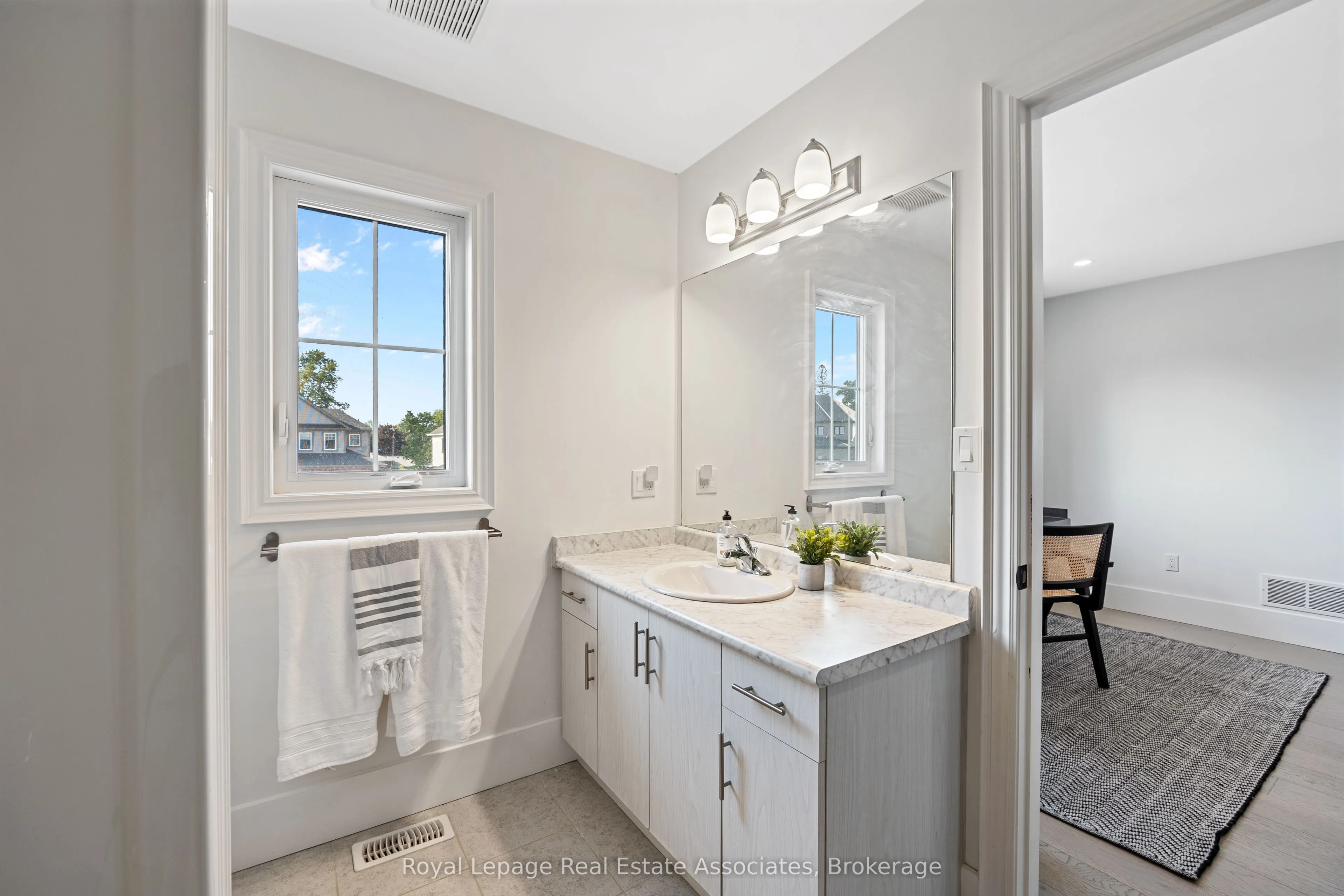 3601 Carolinia Court