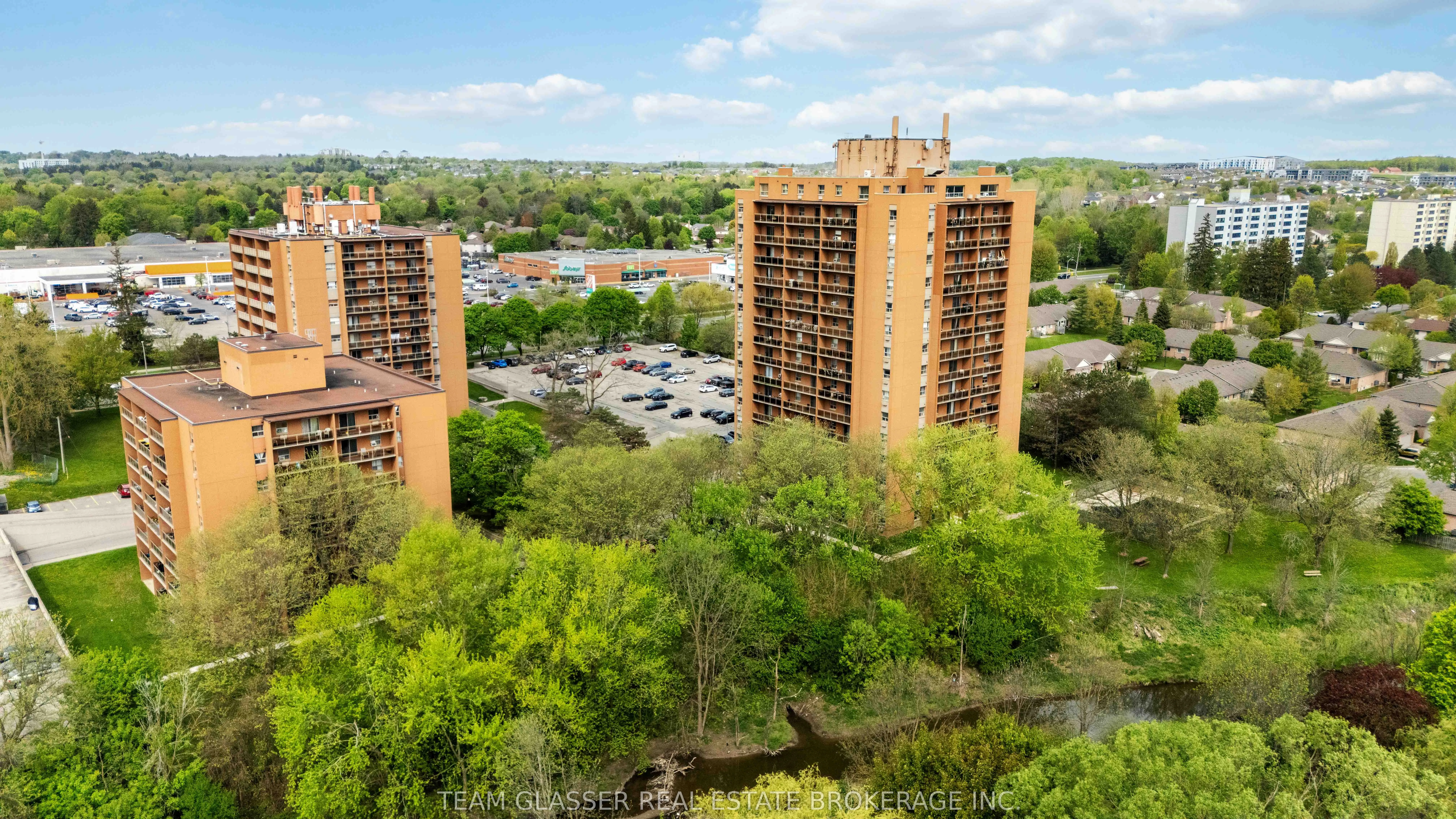 1560 Adelaide Street N, #112