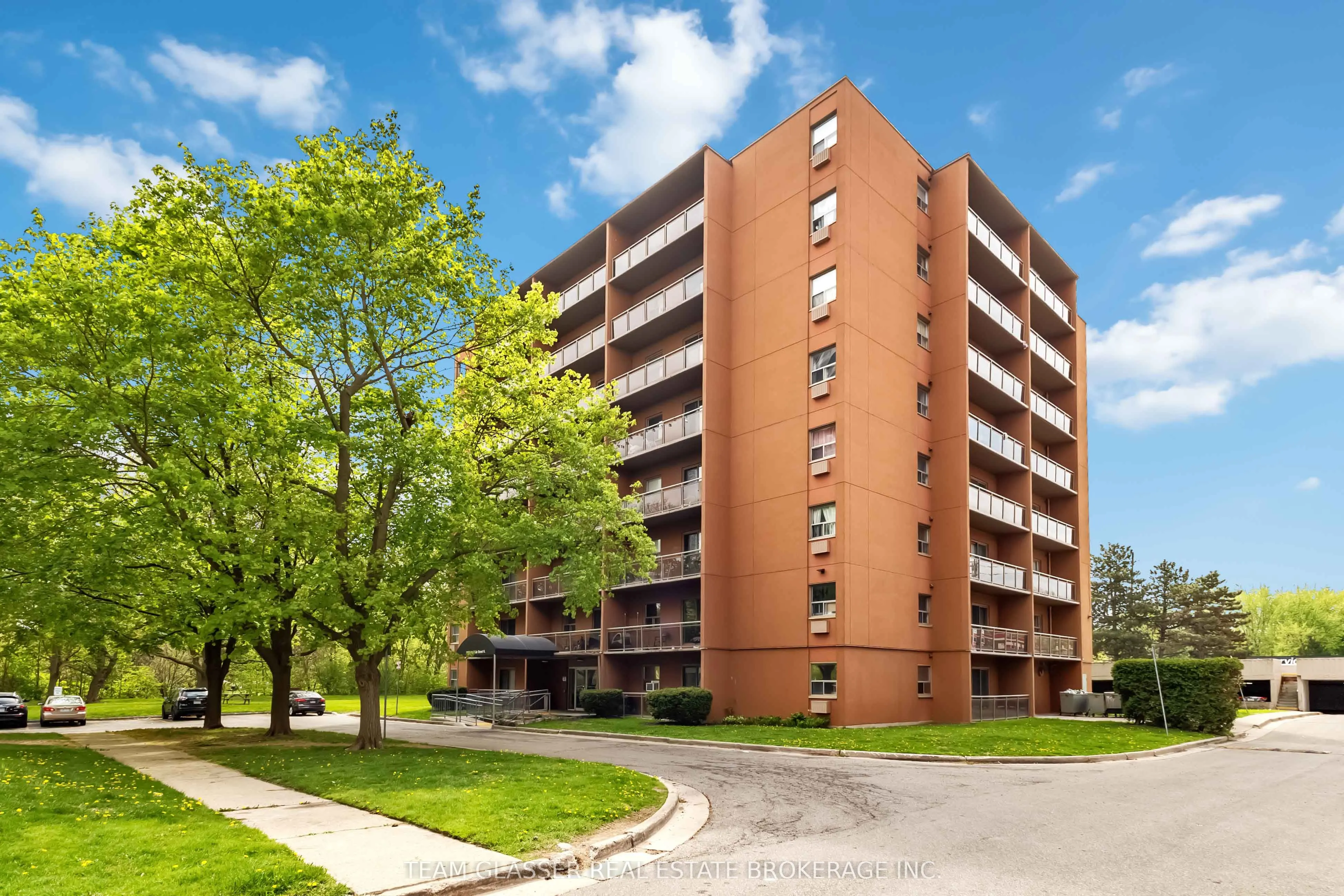 1560 Adelaide Street N, #112