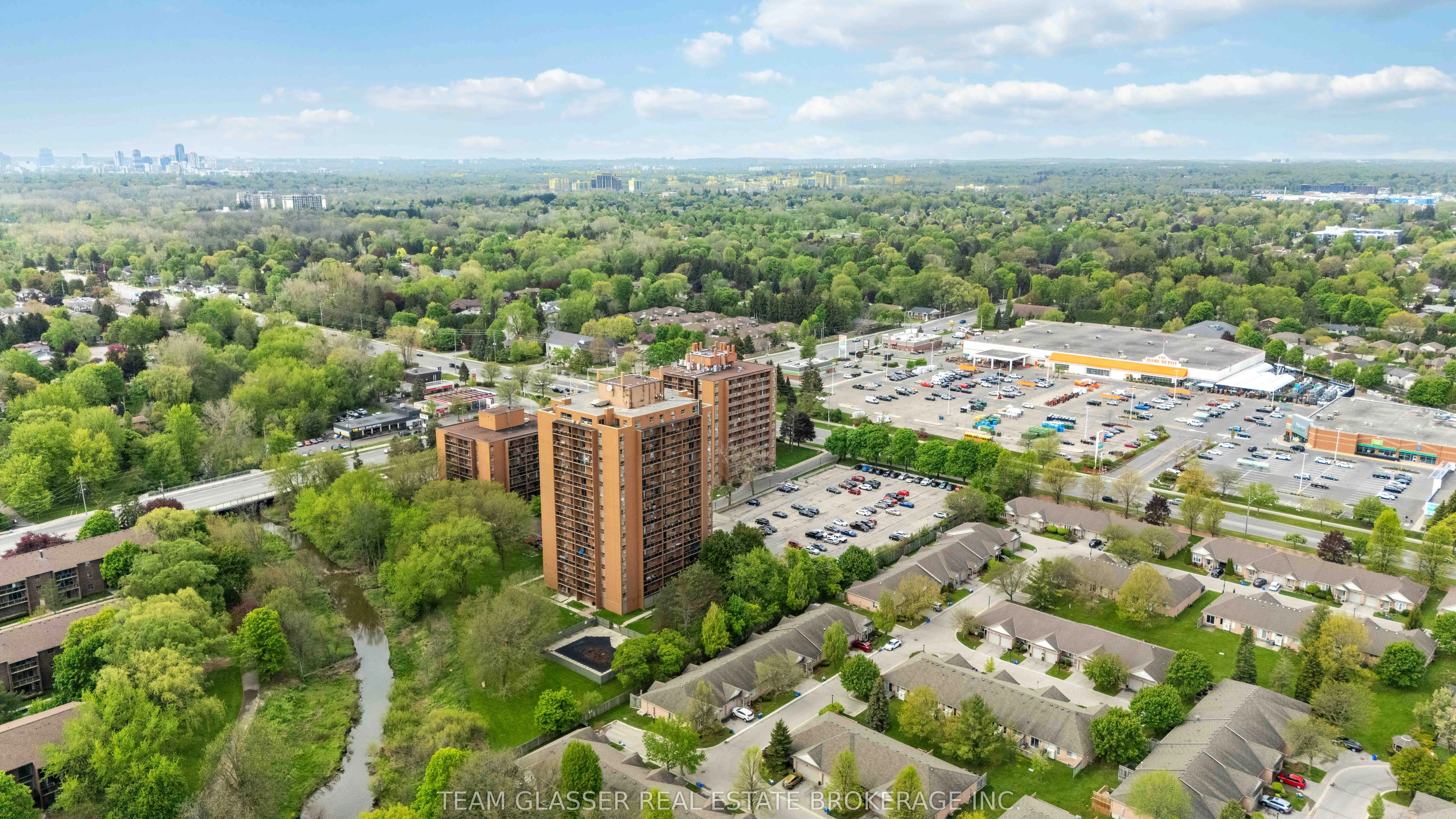 1560 Adelaide Street N, #112