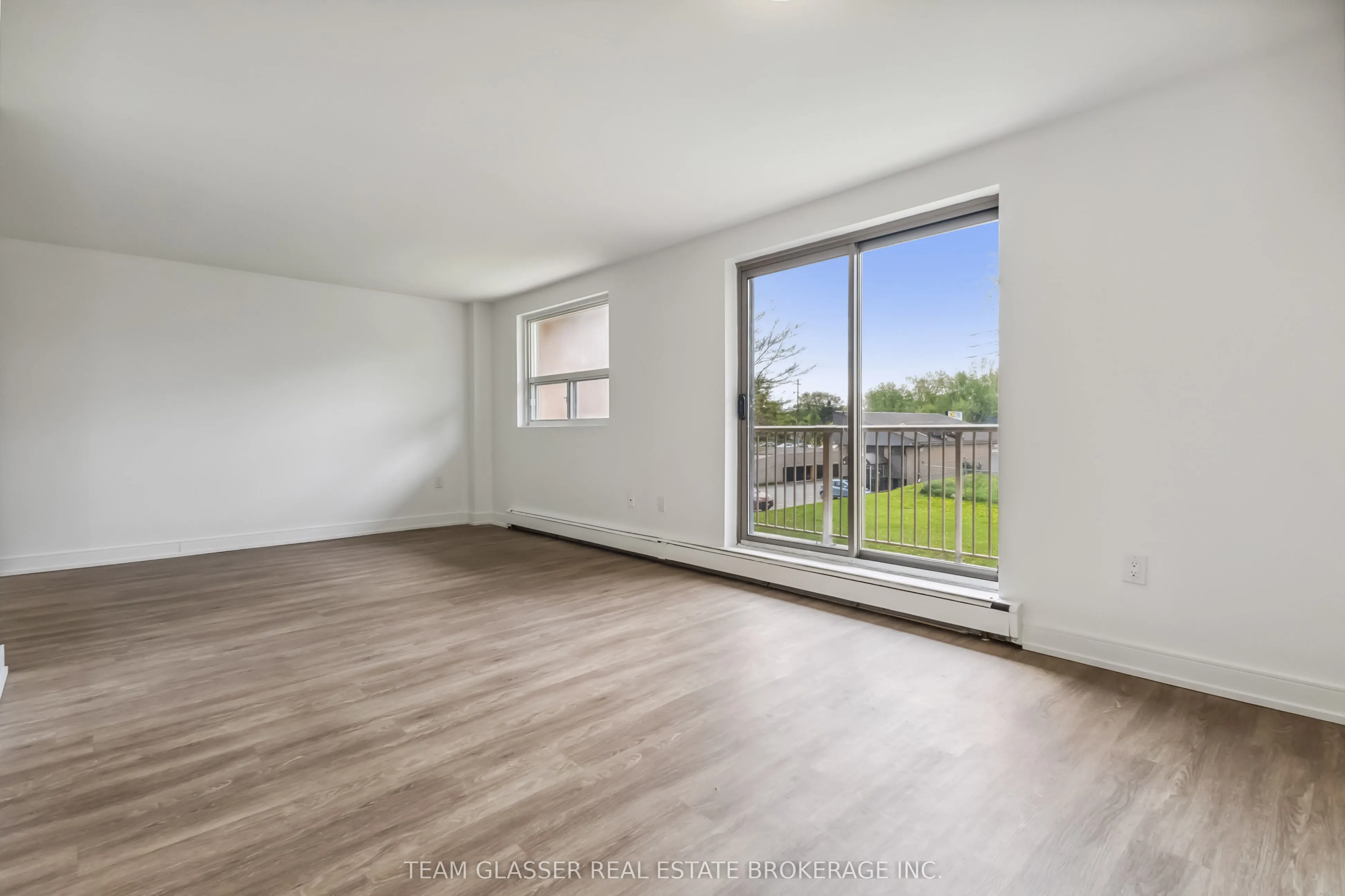 1560 Adelaide Street N, #112