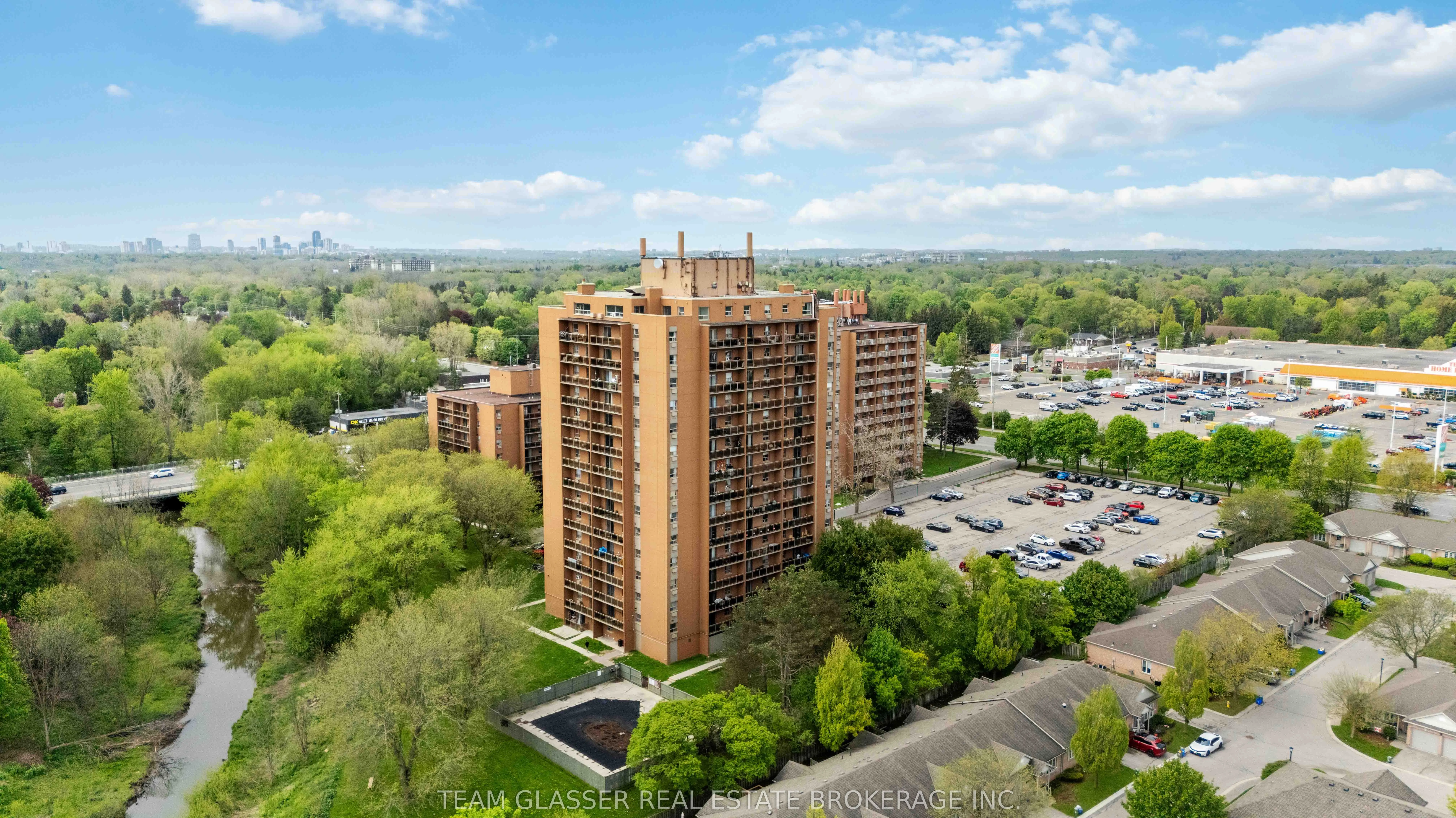 1560 Adelaide Street N, #112