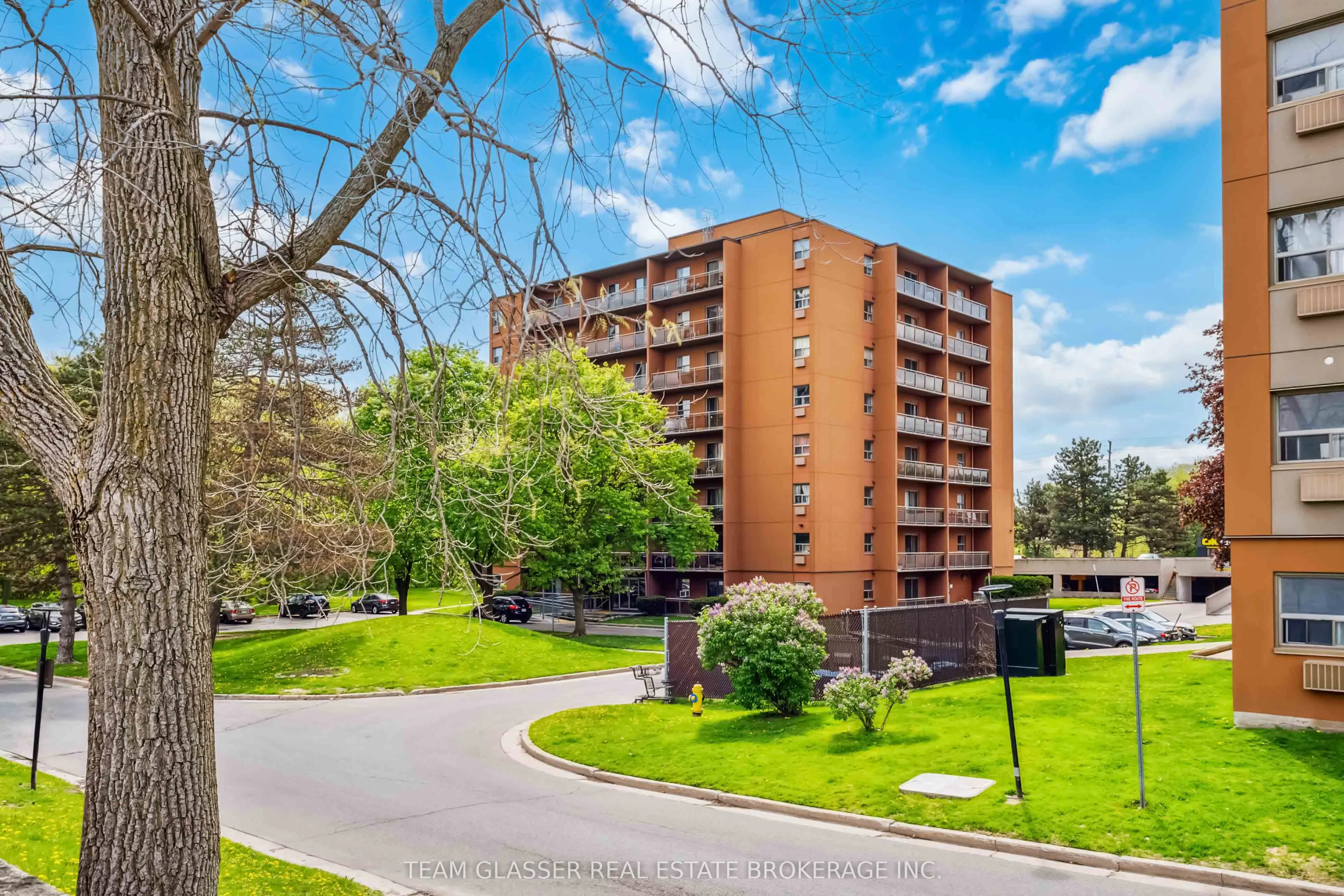 1560 Adelaide Street N, #112