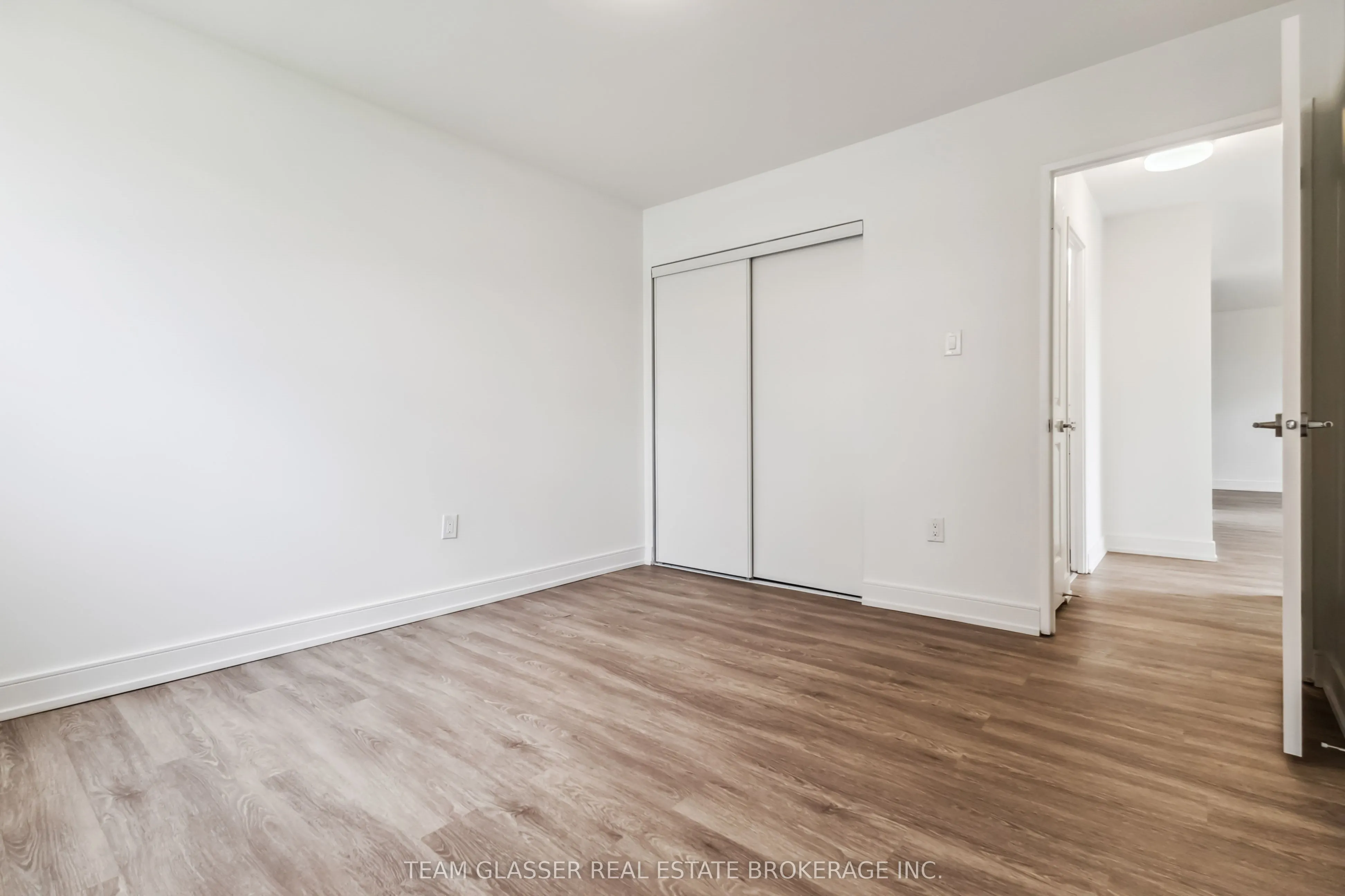 1560 Adelaide Street N, #112