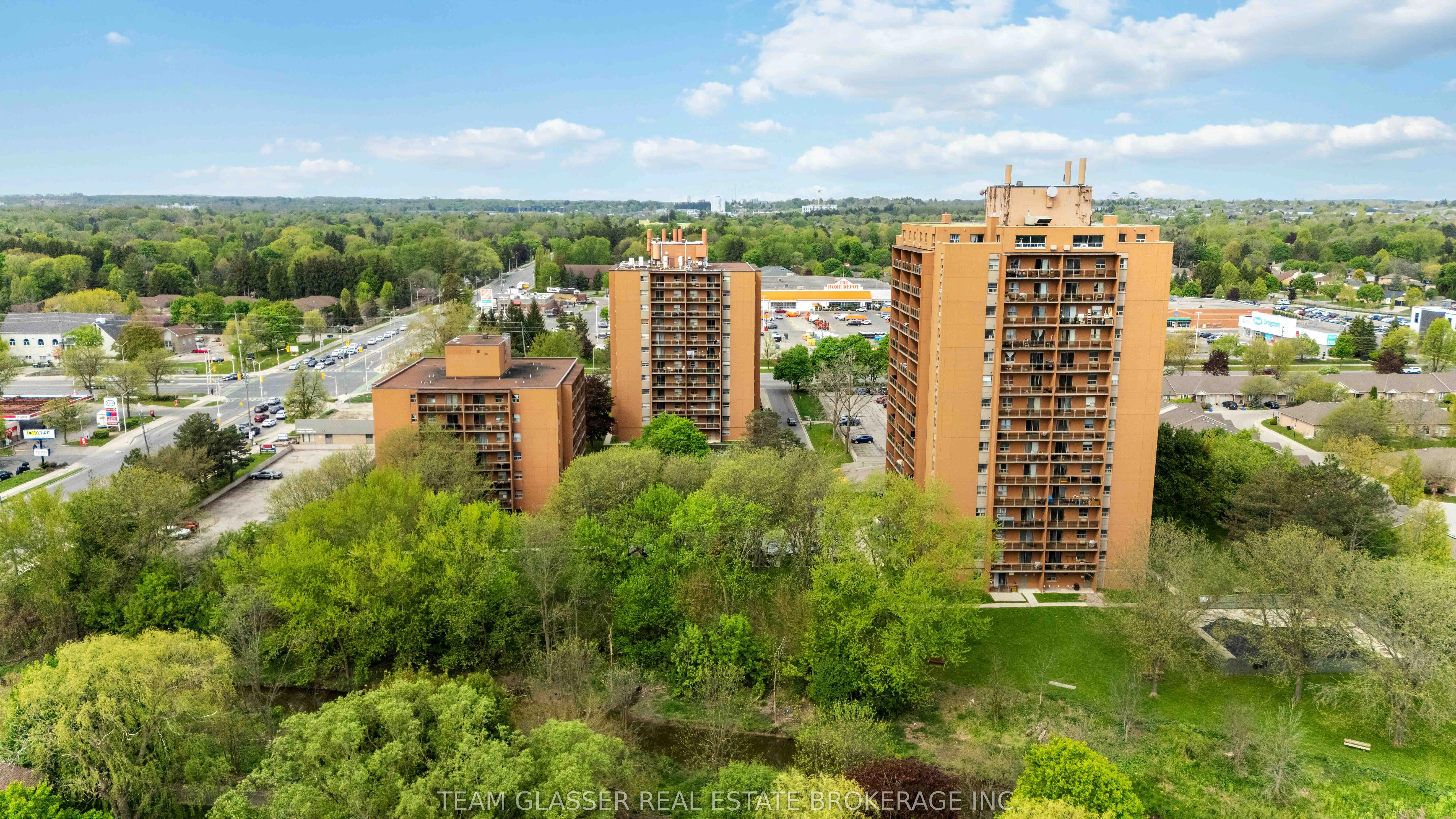 1560 Adelaide Street N, #112