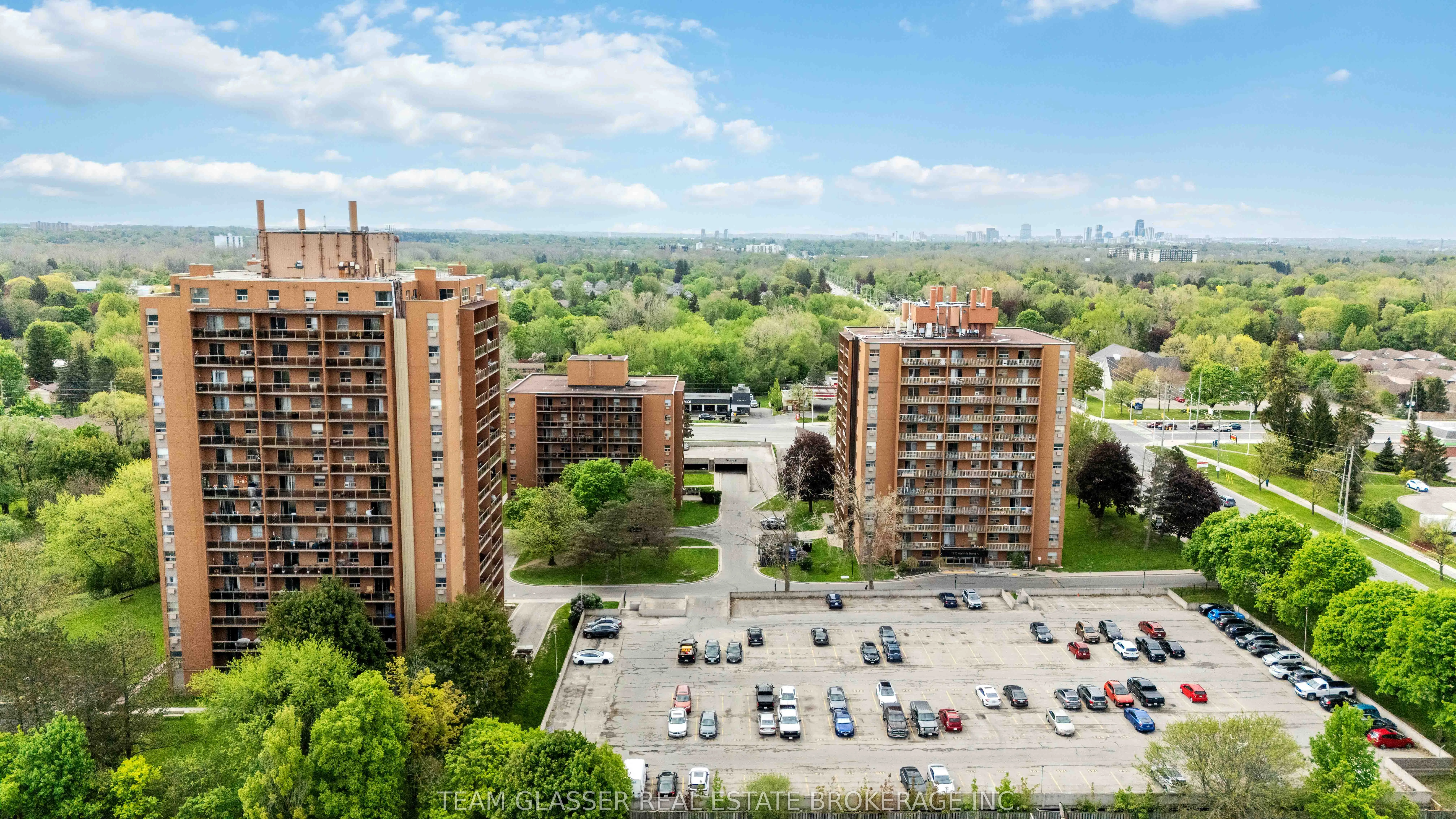 1560 Adelaide Street N, #112