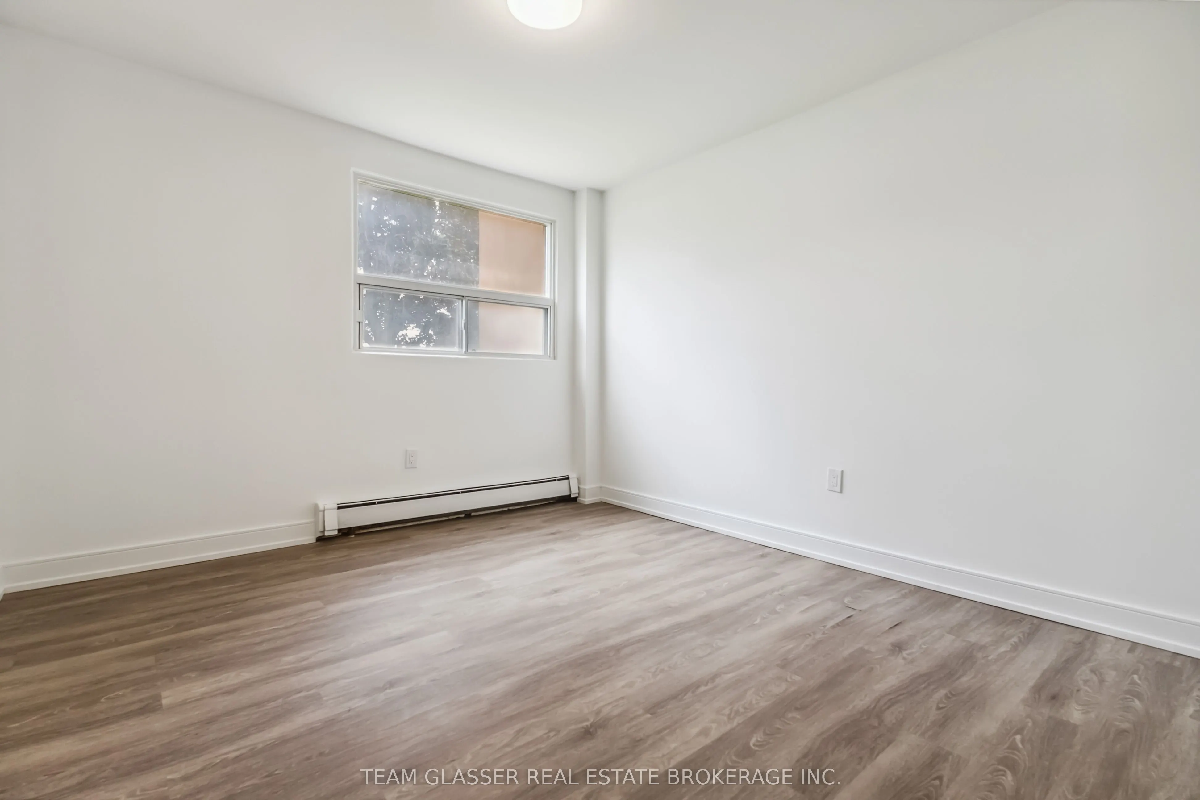 1560 Adelaide Street N, #112