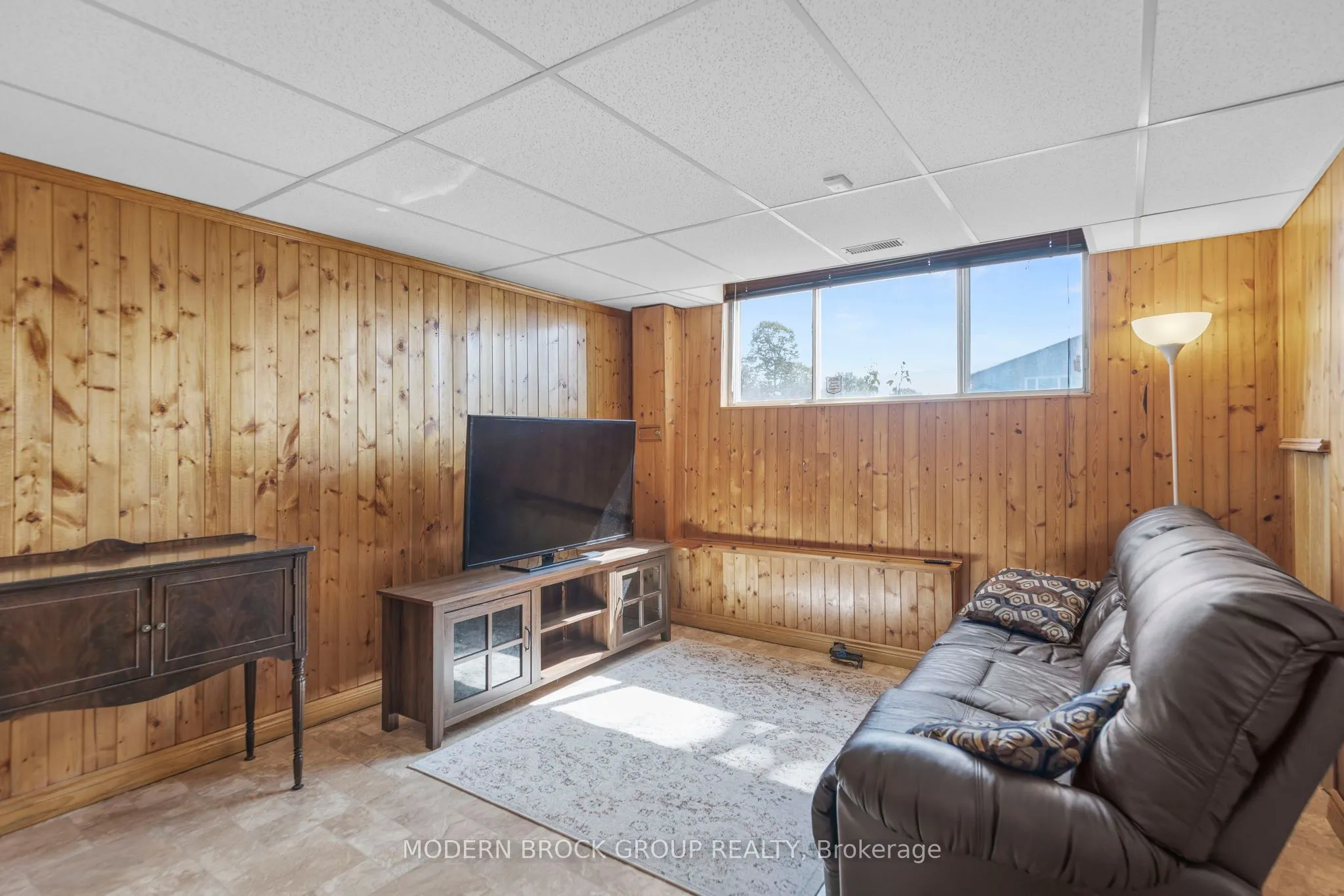 802 Cunningham Crescent