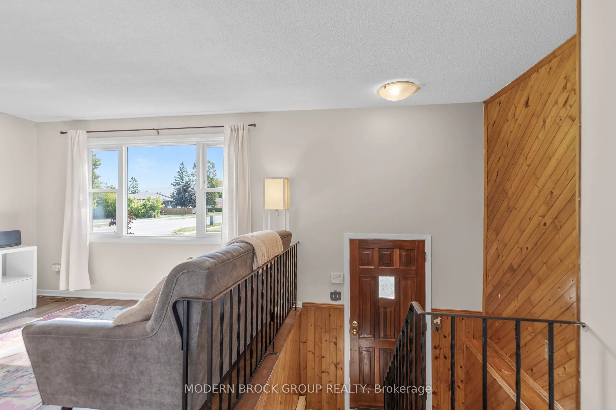 802 Cunningham Crescent