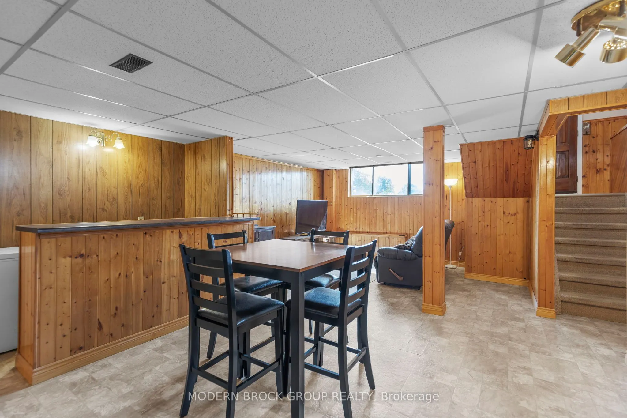 802 Cunningham Crescent