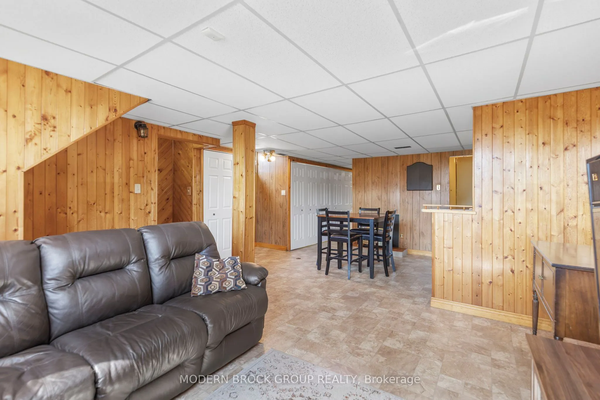 802 Cunningham Crescent