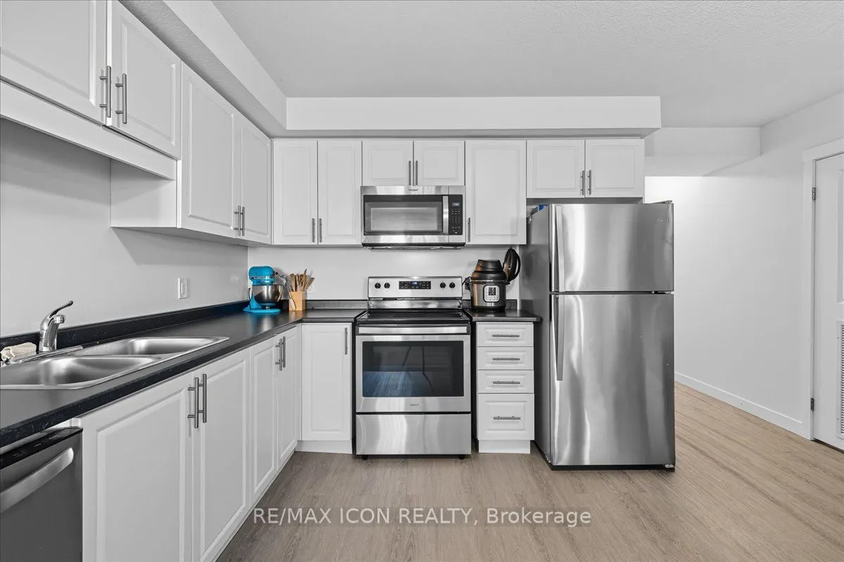 160 Rochefort Street, #D11
