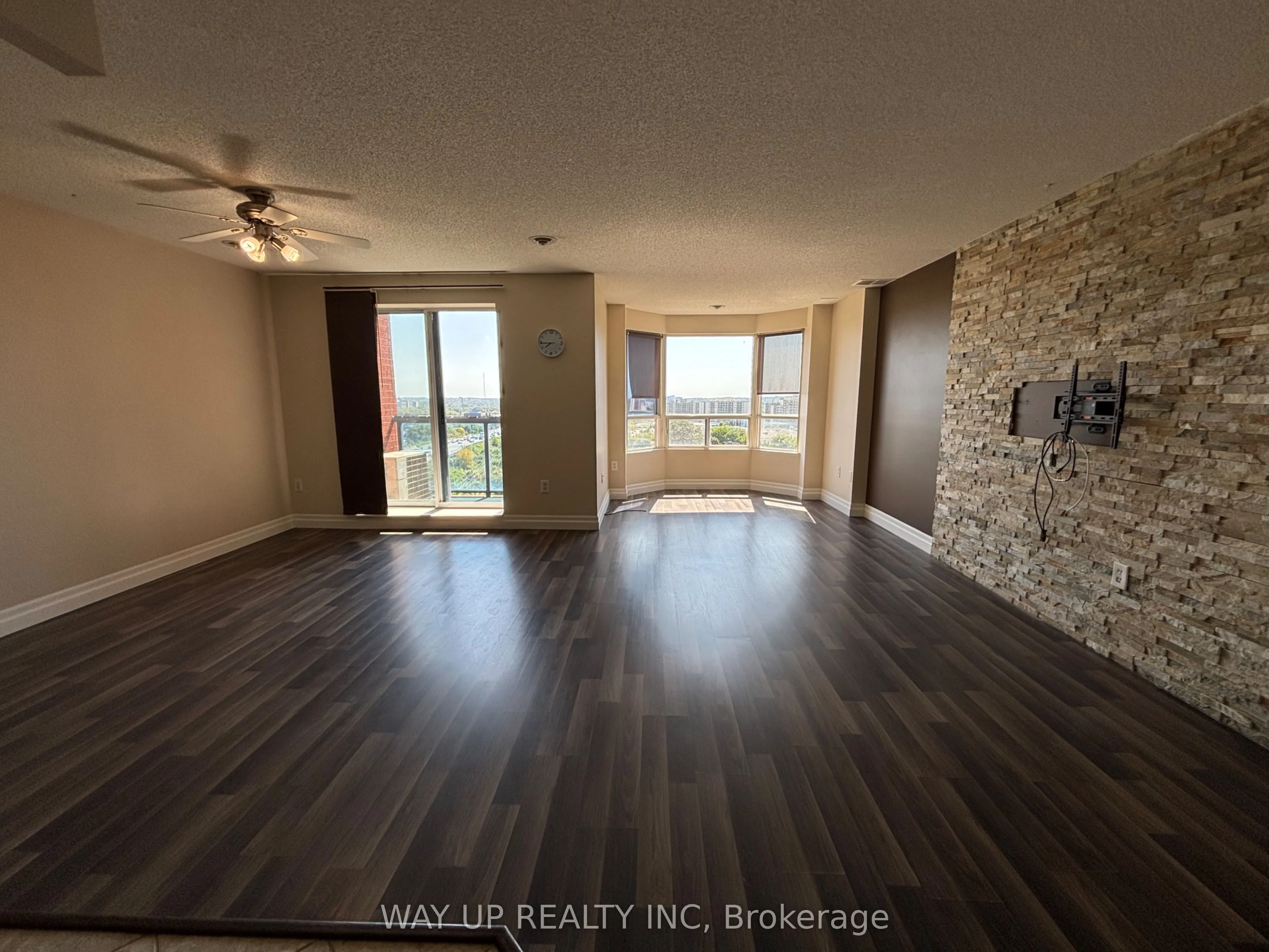 30 Chapman Court, #904