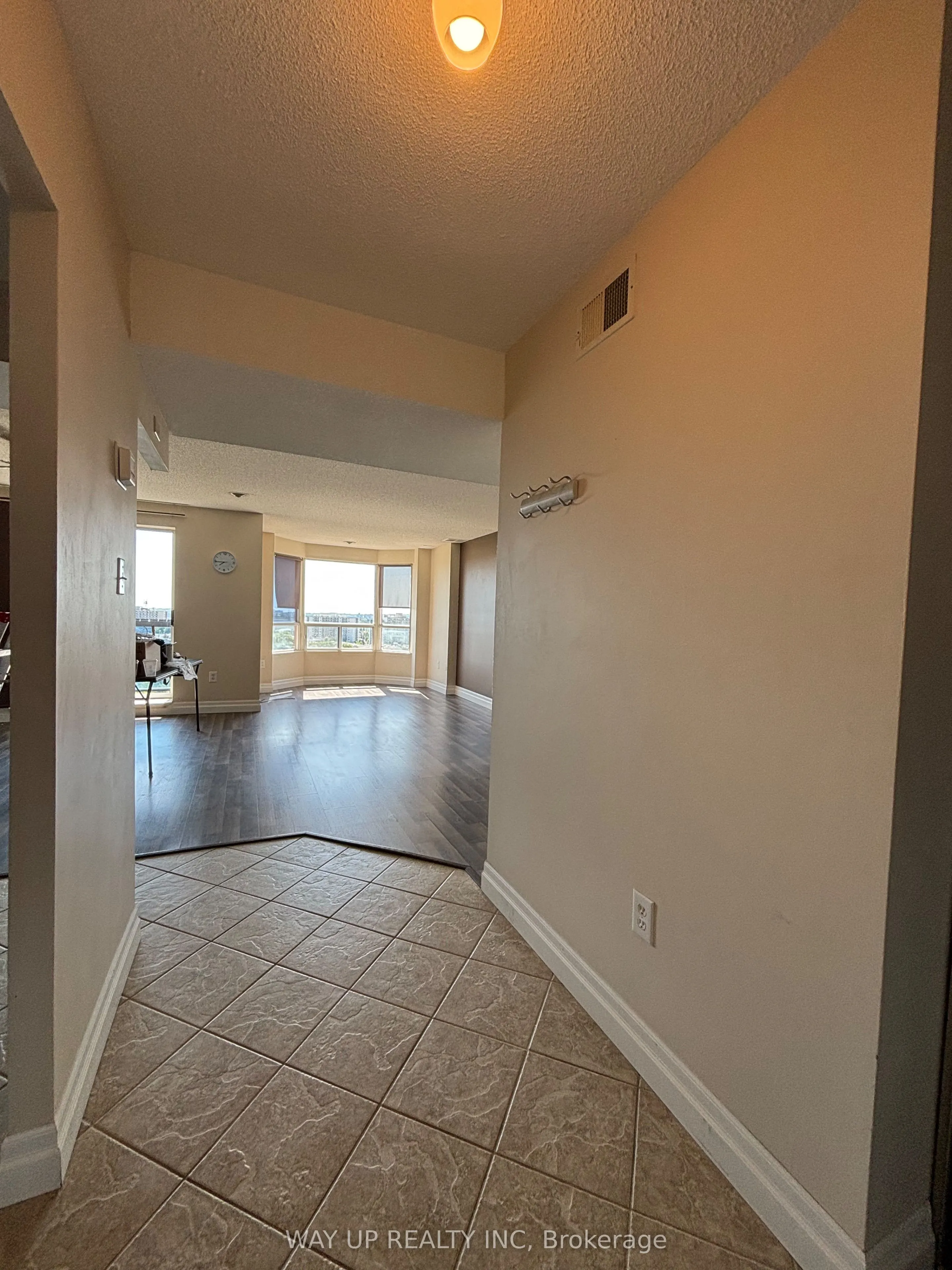 30 Chapman Court, #904