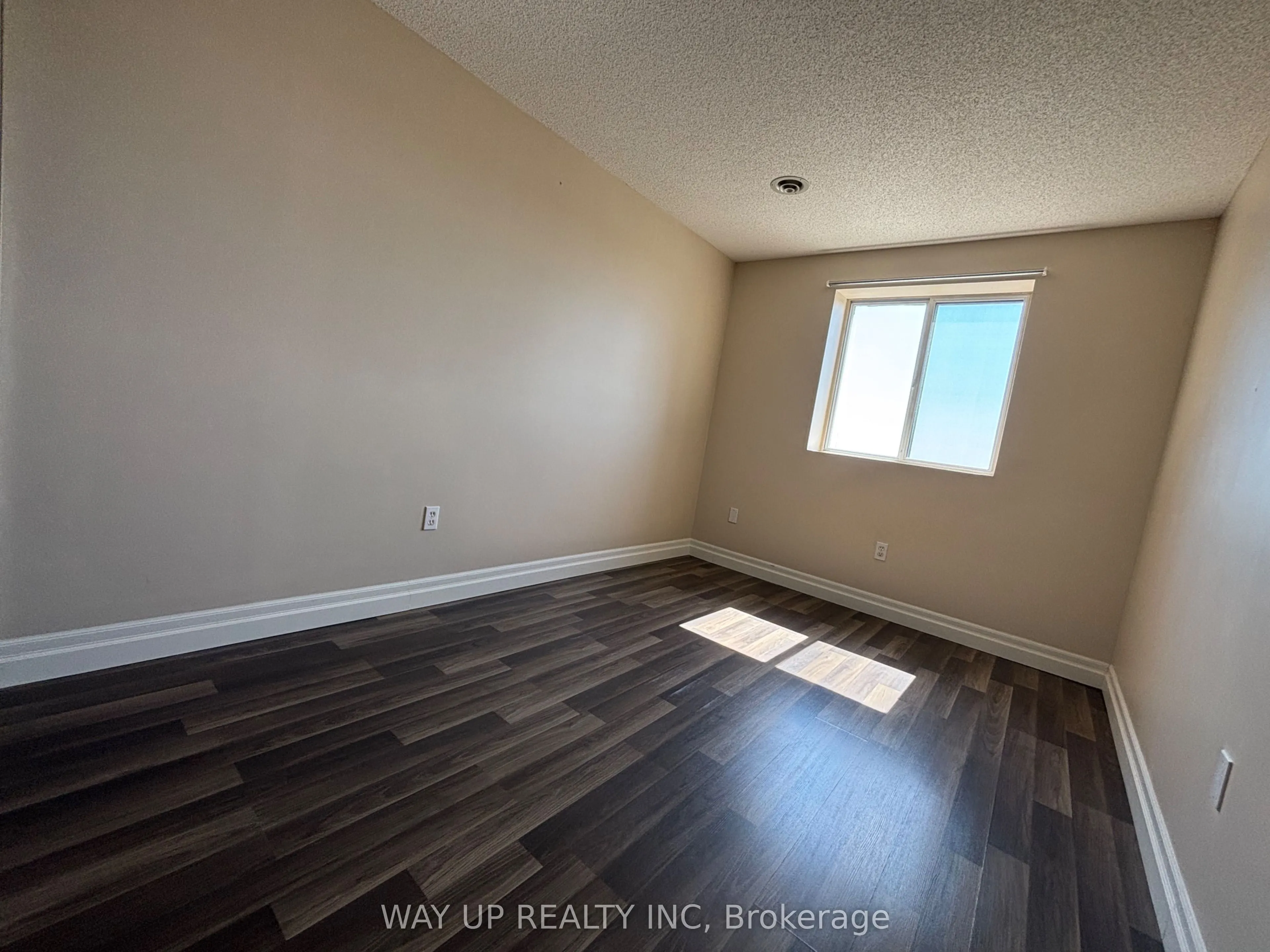 30 Chapman Court, #904