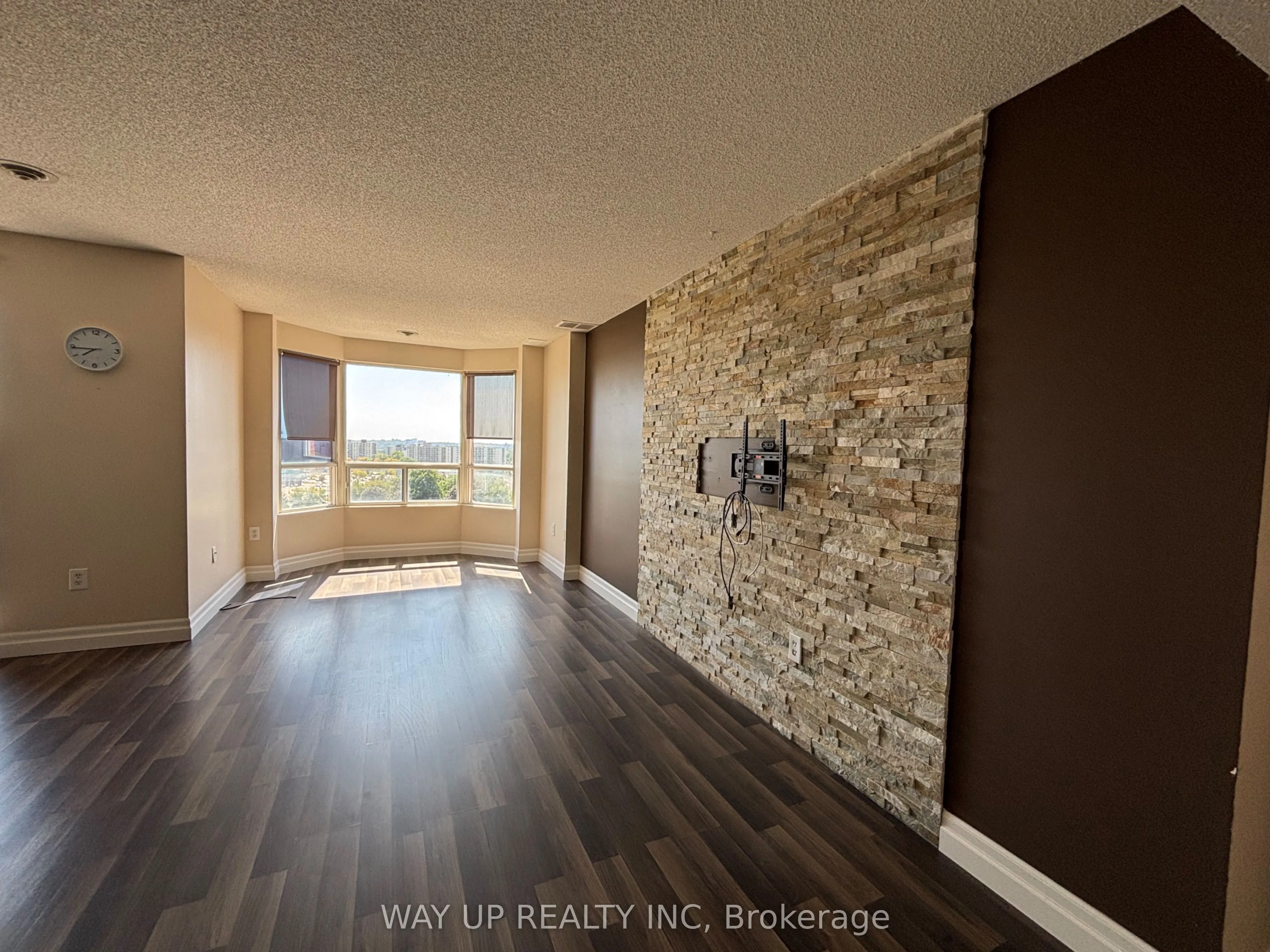 30 Chapman Court, #904