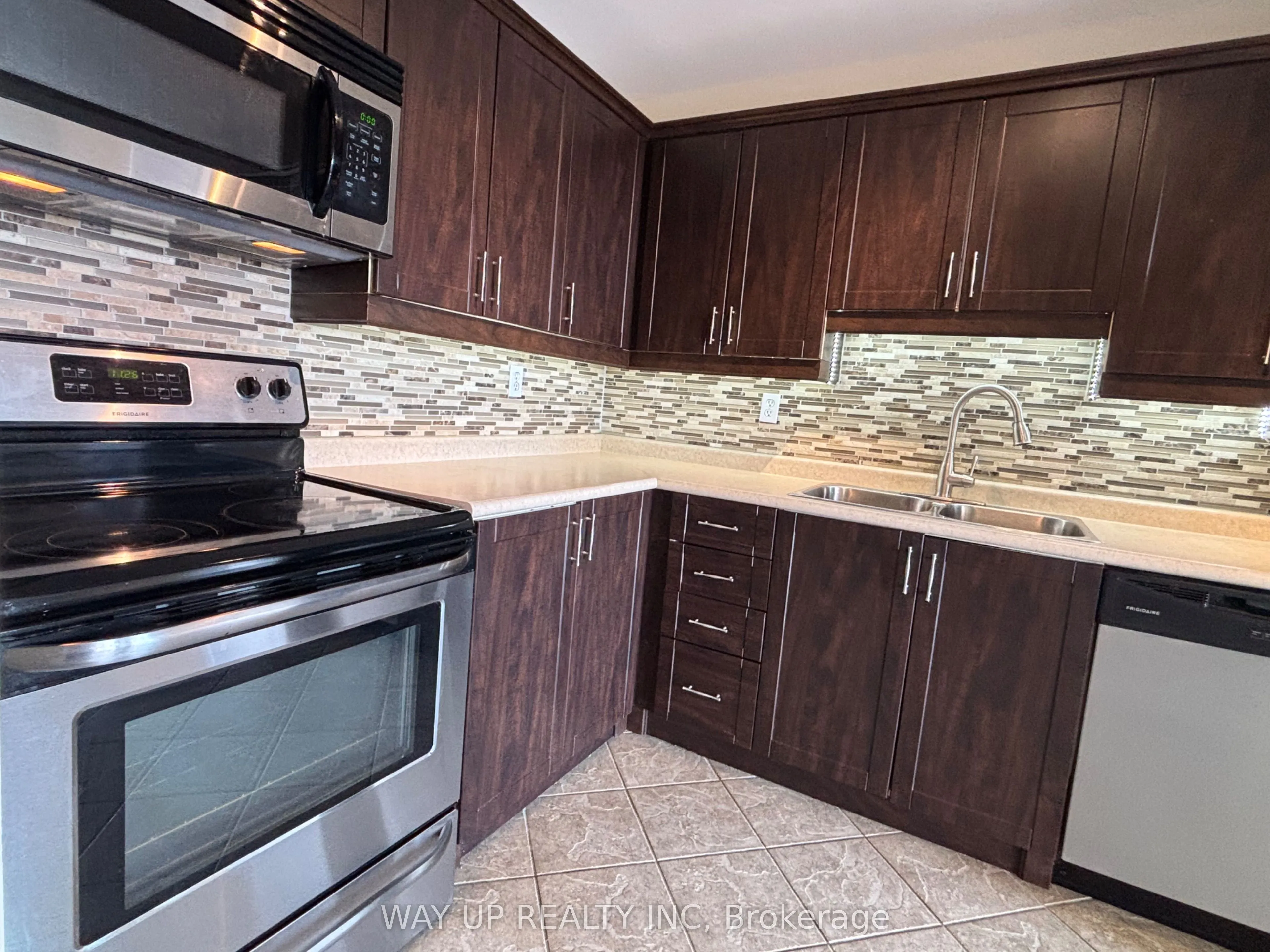 30 Chapman Court, #904