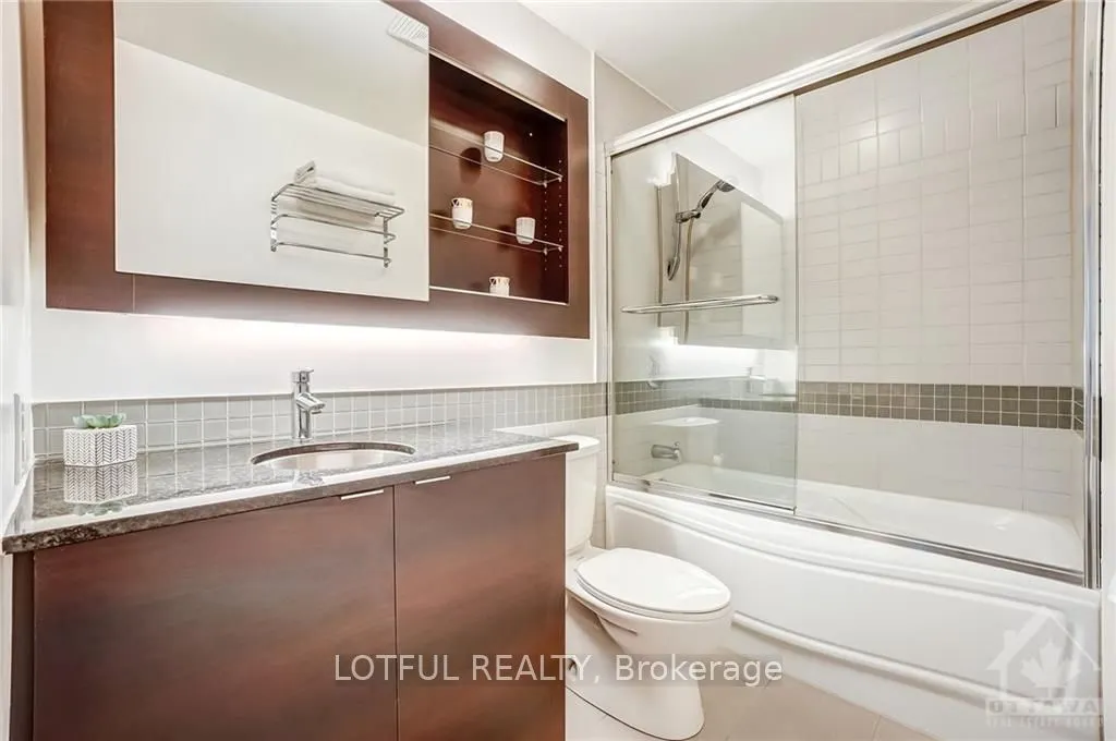 324 LAURIER AVE Street W, #1002