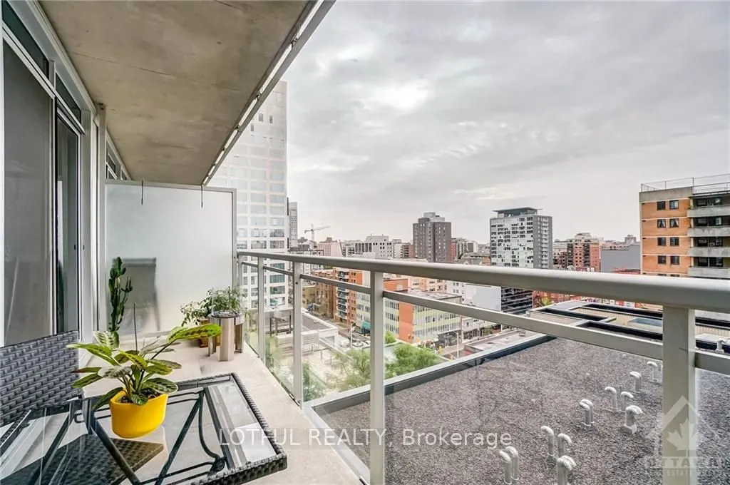 324 LAURIER AVE Street W, #1002
