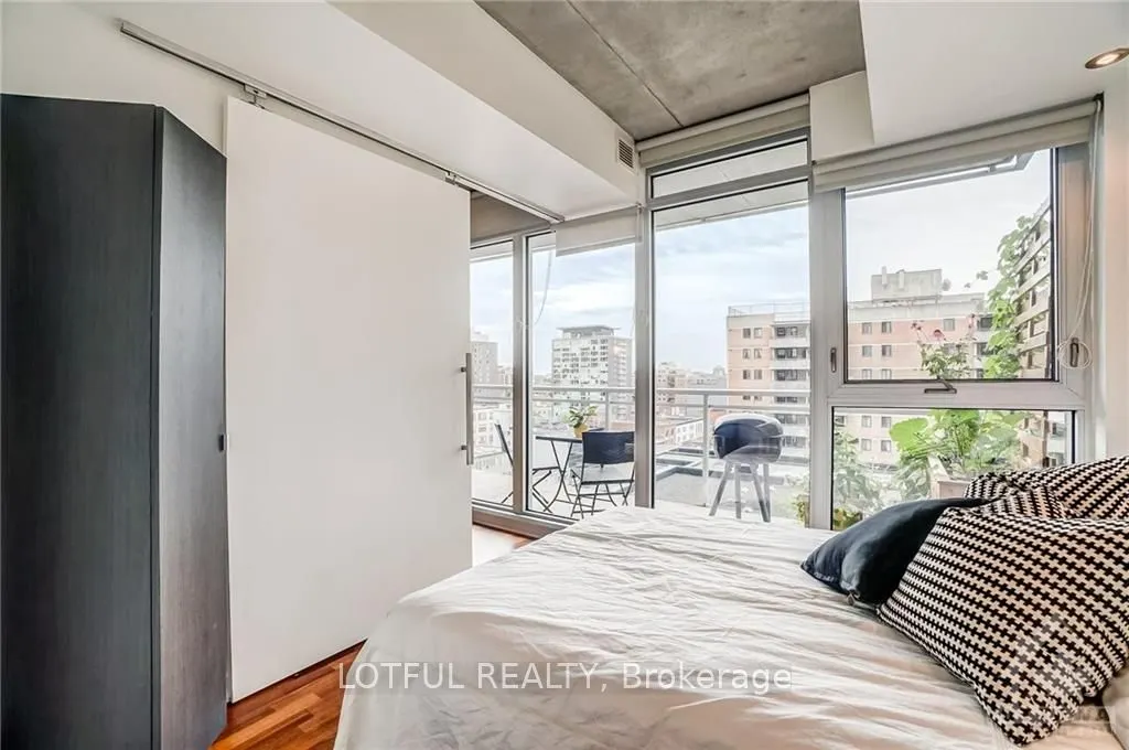 324 LAURIER AVE Street W, #1002