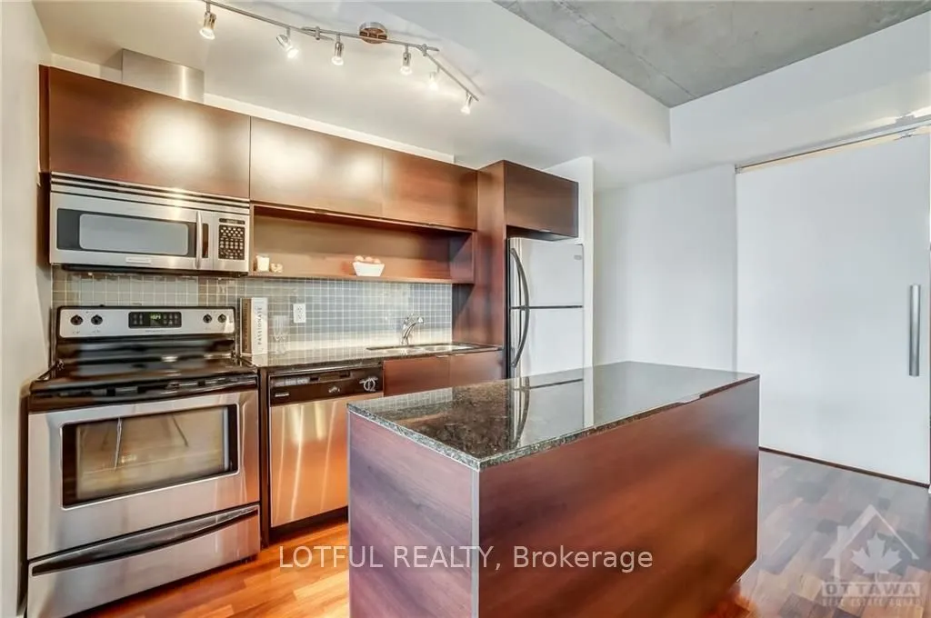 324 LAURIER AVE Street W, #1002