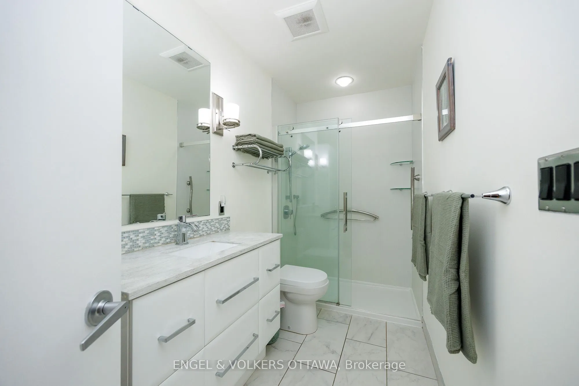 375 Lisgar Street, #203