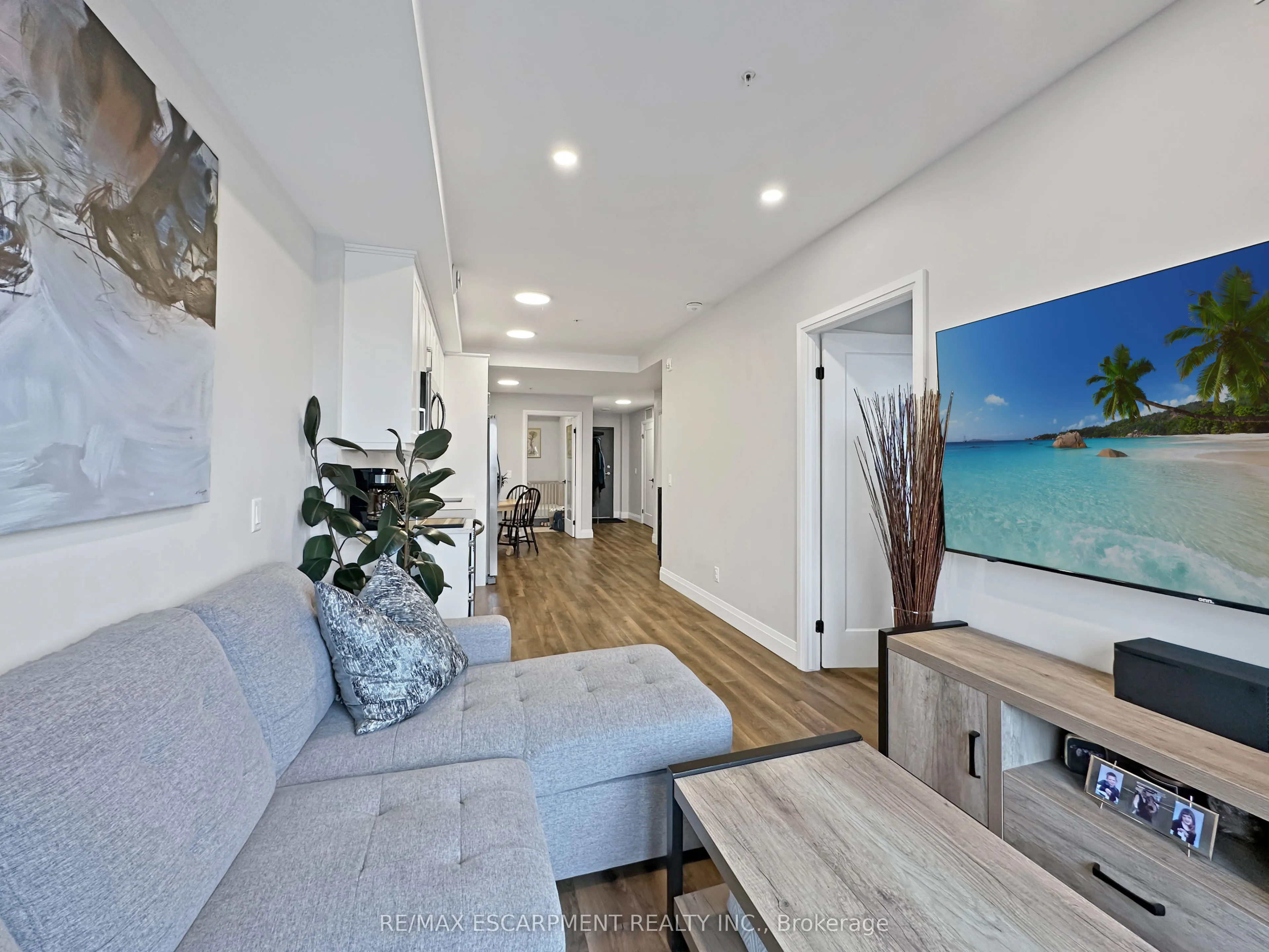64 Main Street N, #309