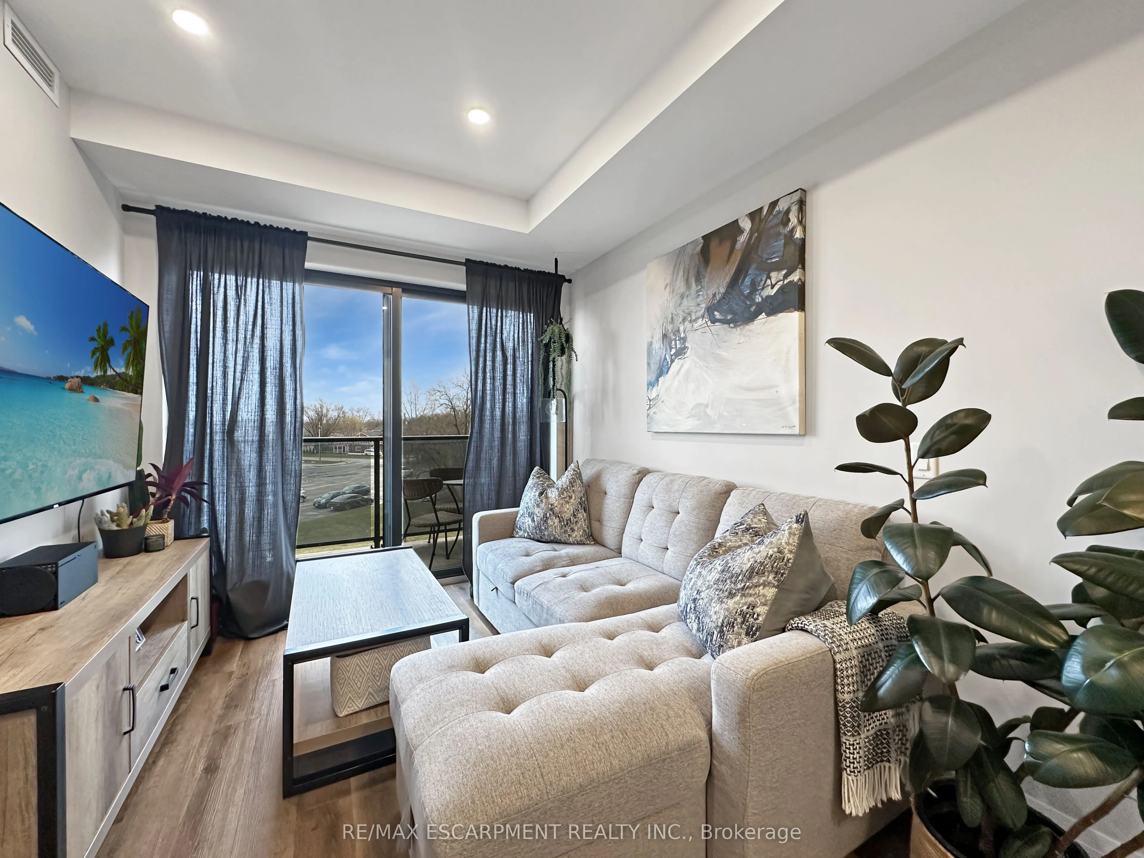 64 Main Street N, #309