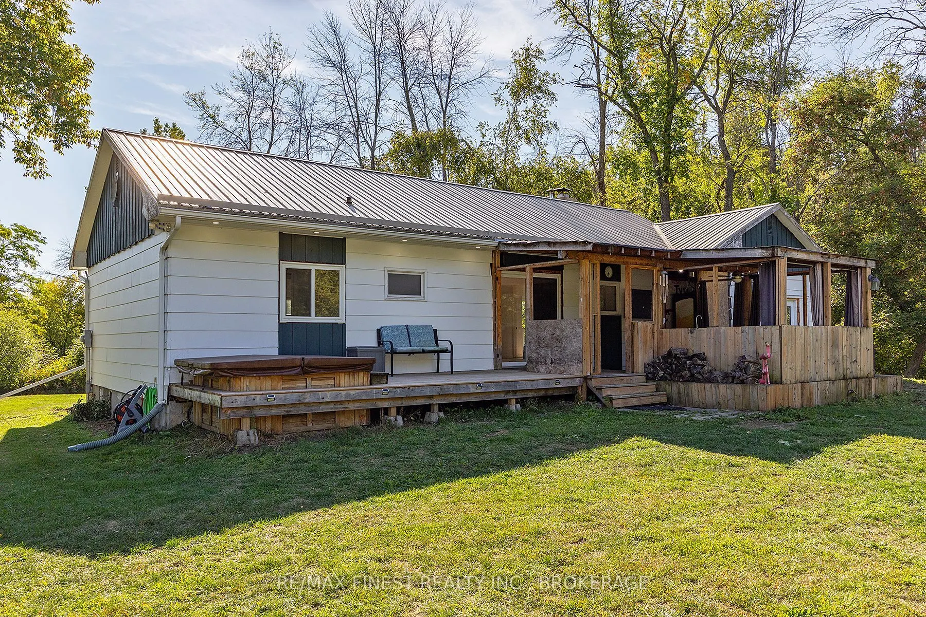 1523 Lake Road