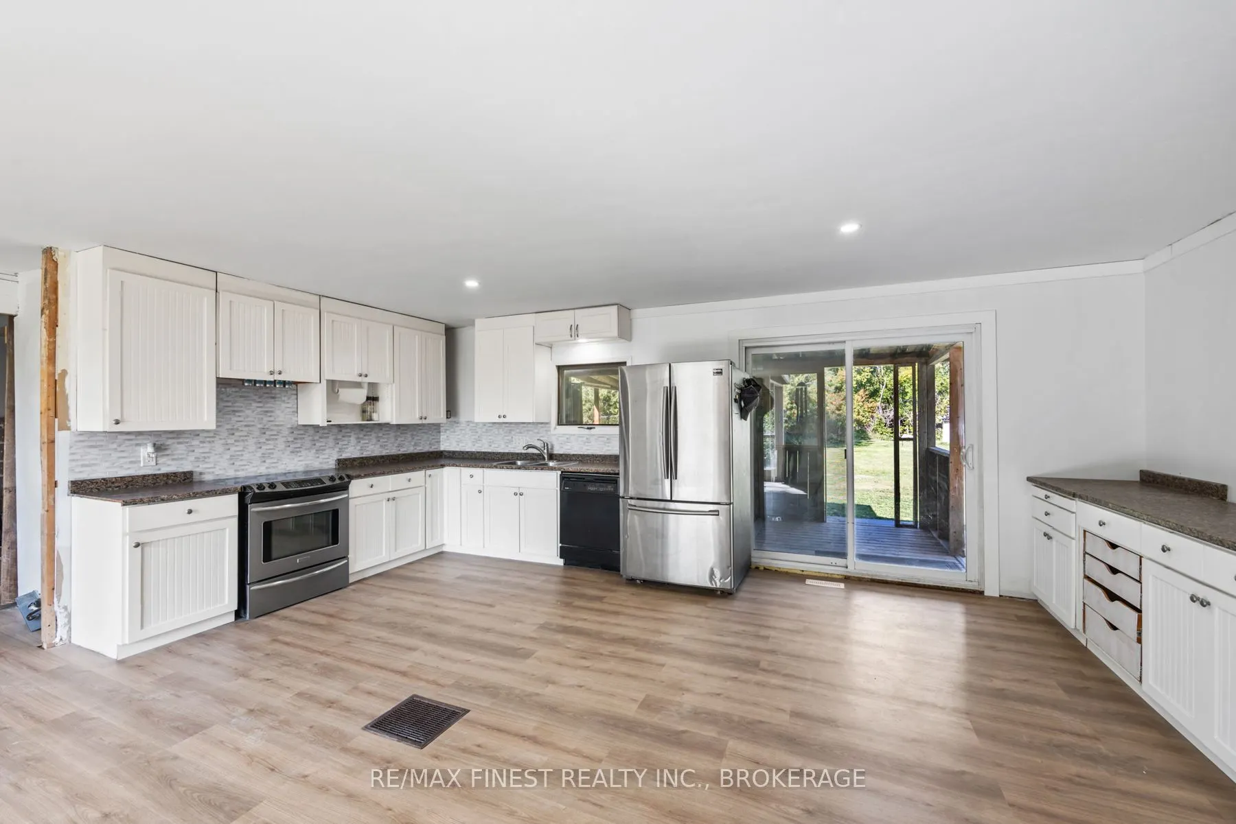 1523 Lake Road
