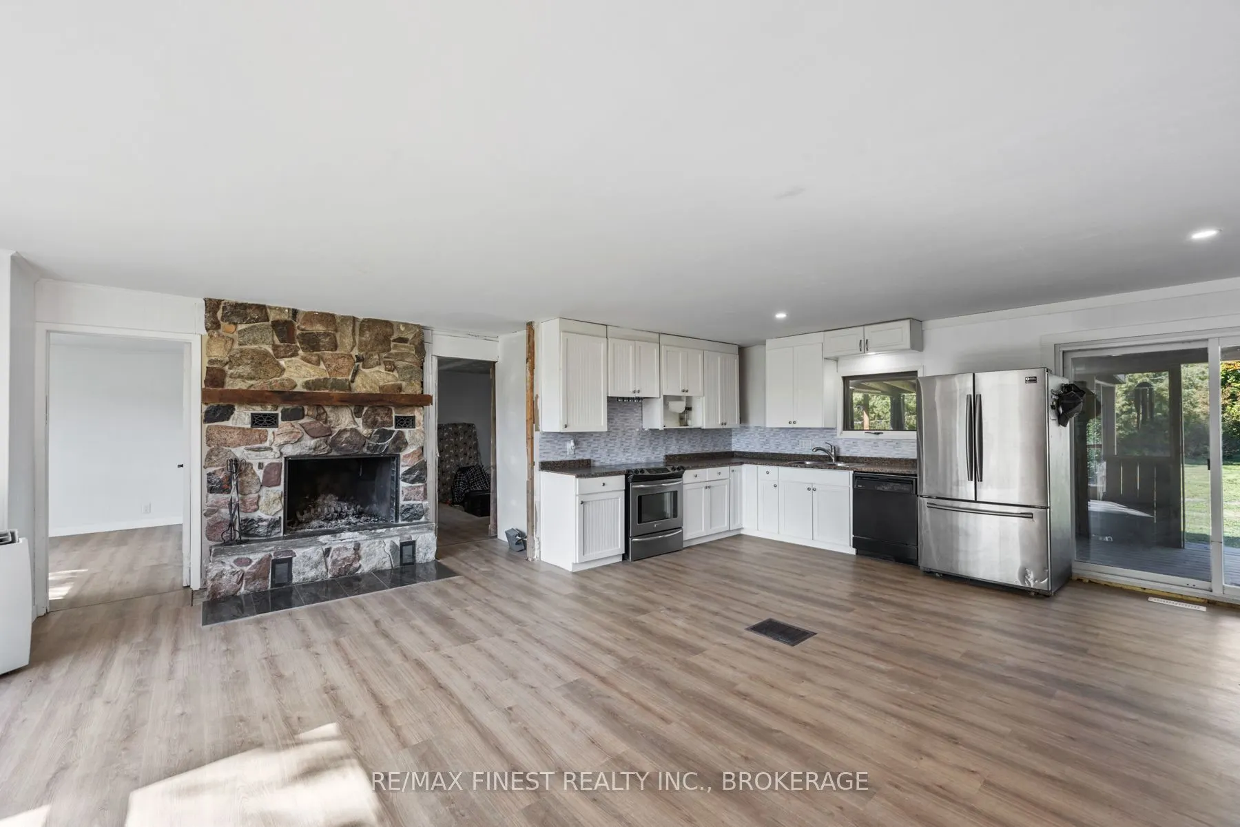 1523 Lake Road