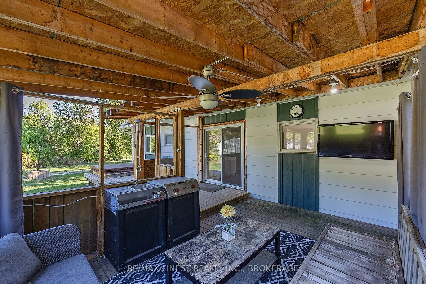 1523 Lake Road