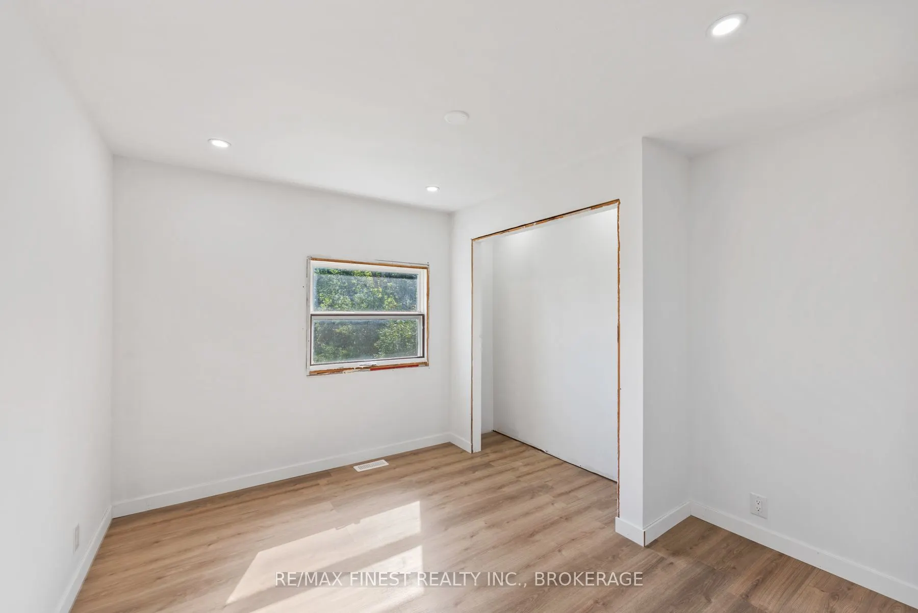 1523 Lake Road