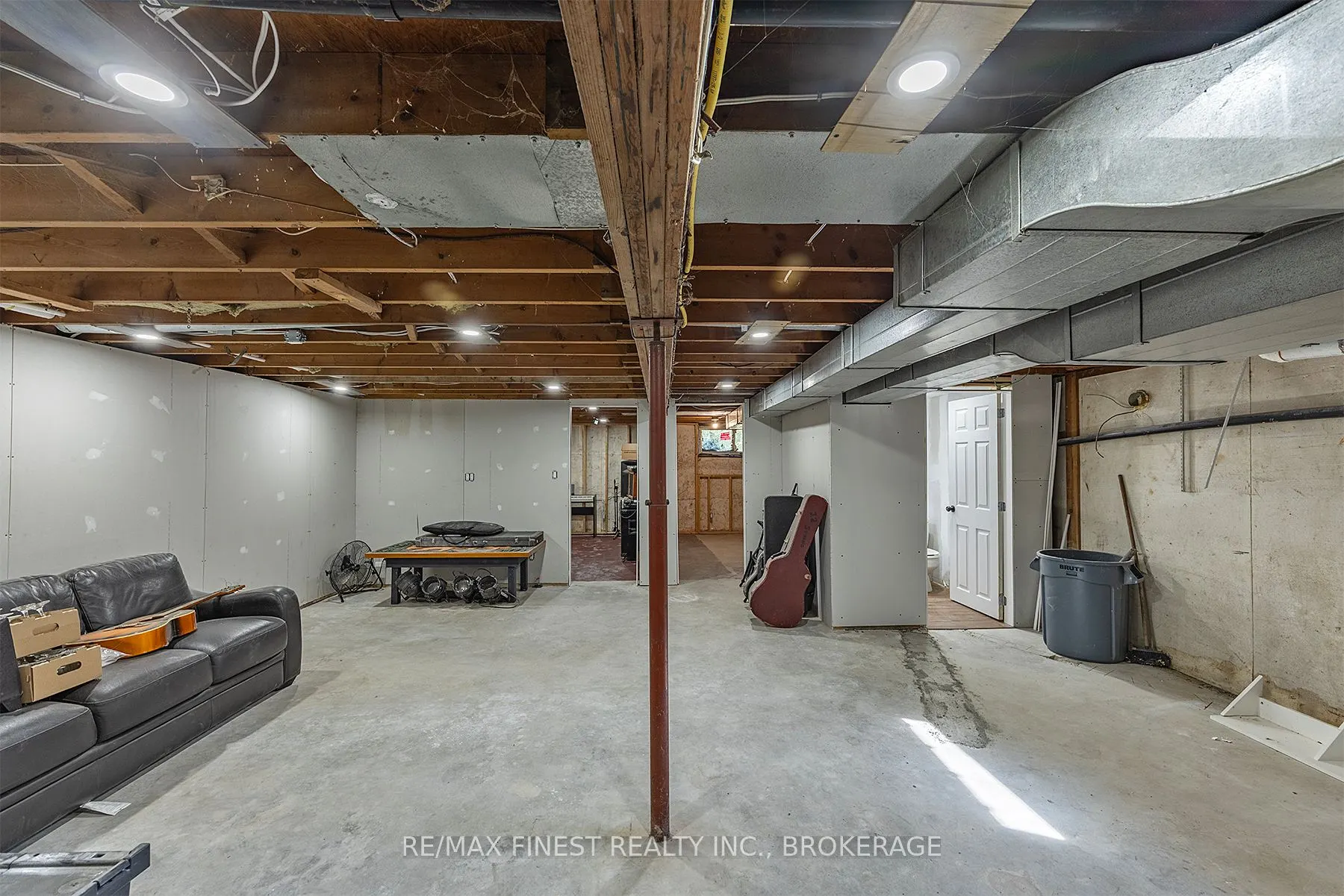 1523 Lake Road