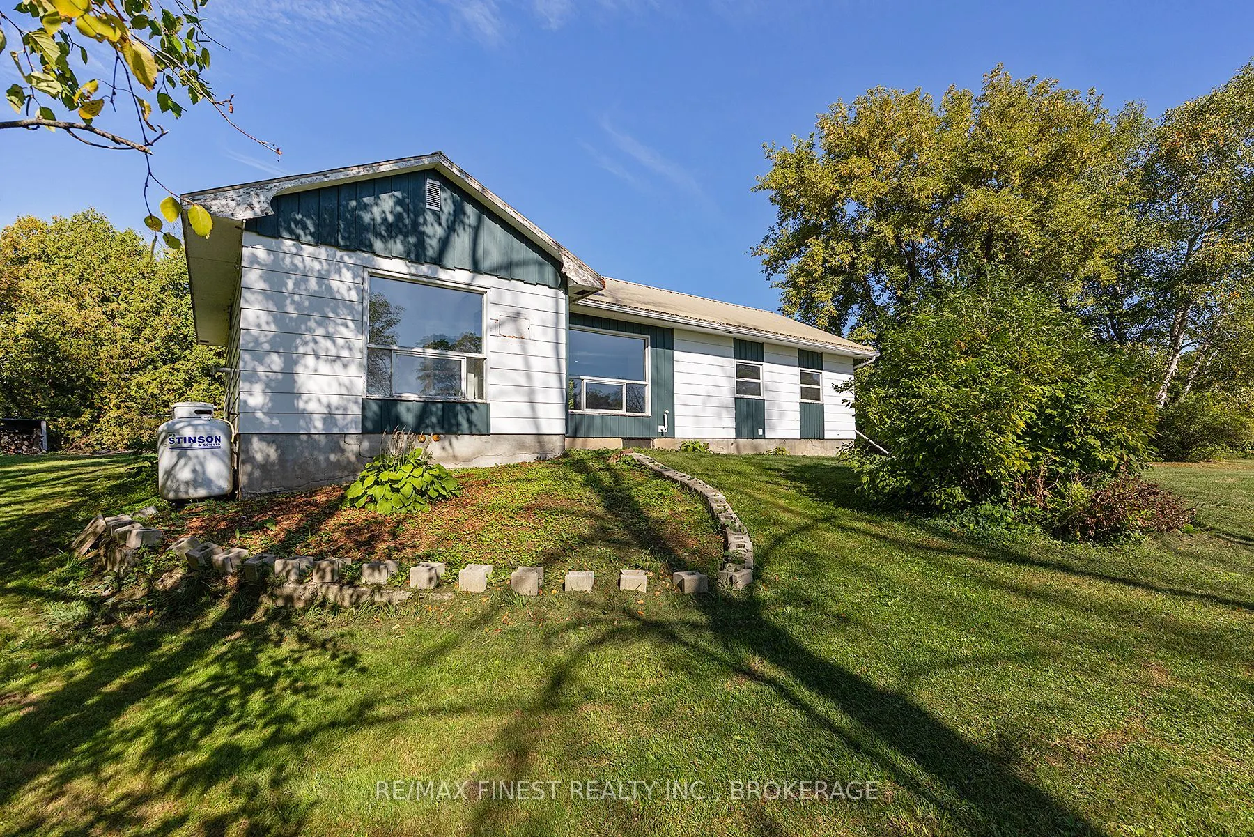 1523 Lake Road